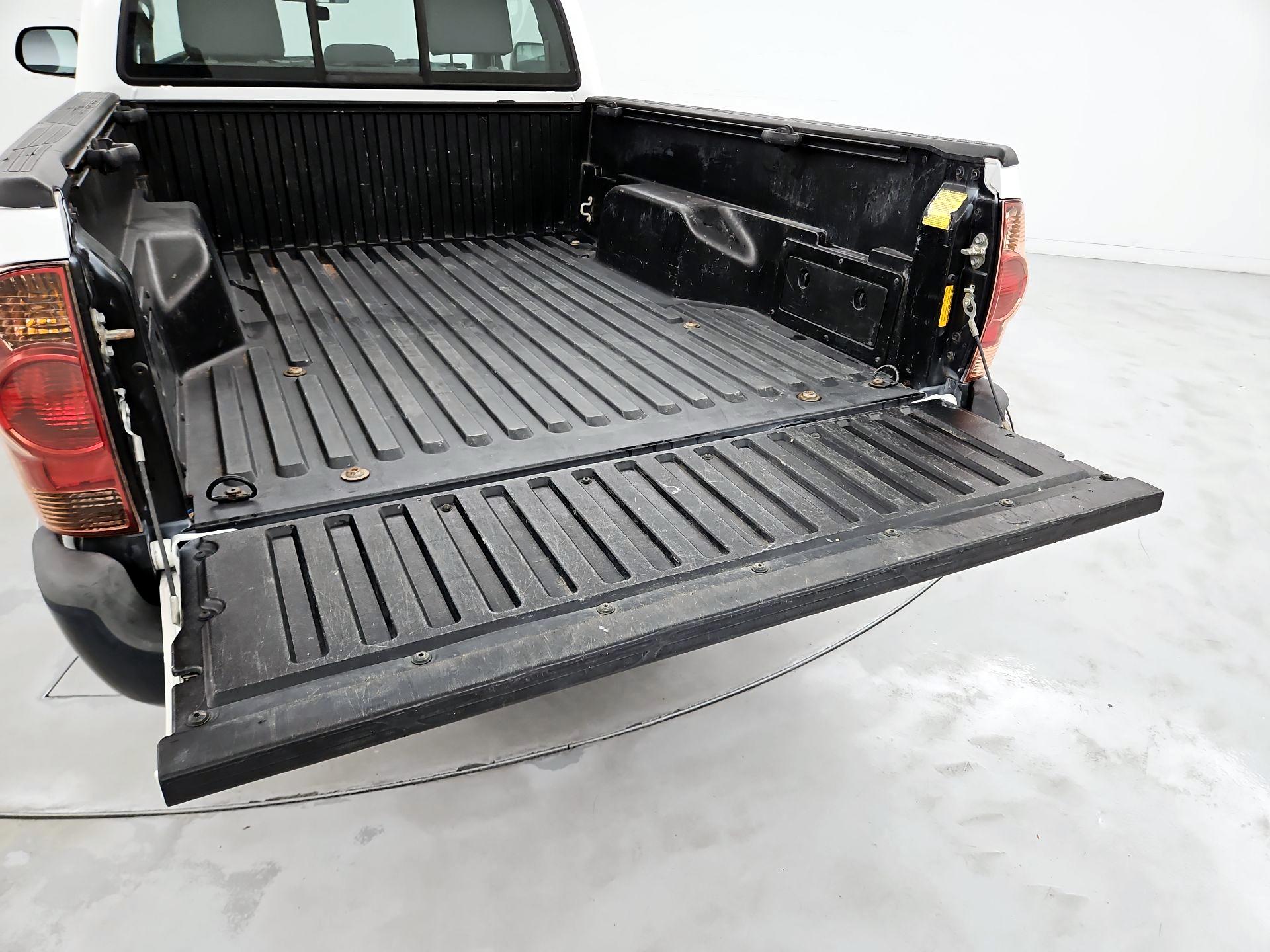 Thumbnail: 2014 Toyota Tacoma - 19