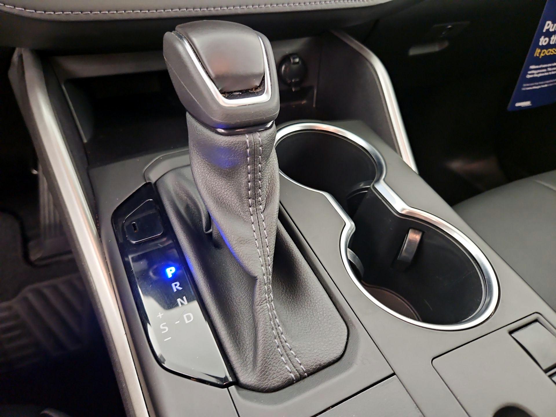 Thumbnail: 2023 Toyota Highlander - 17