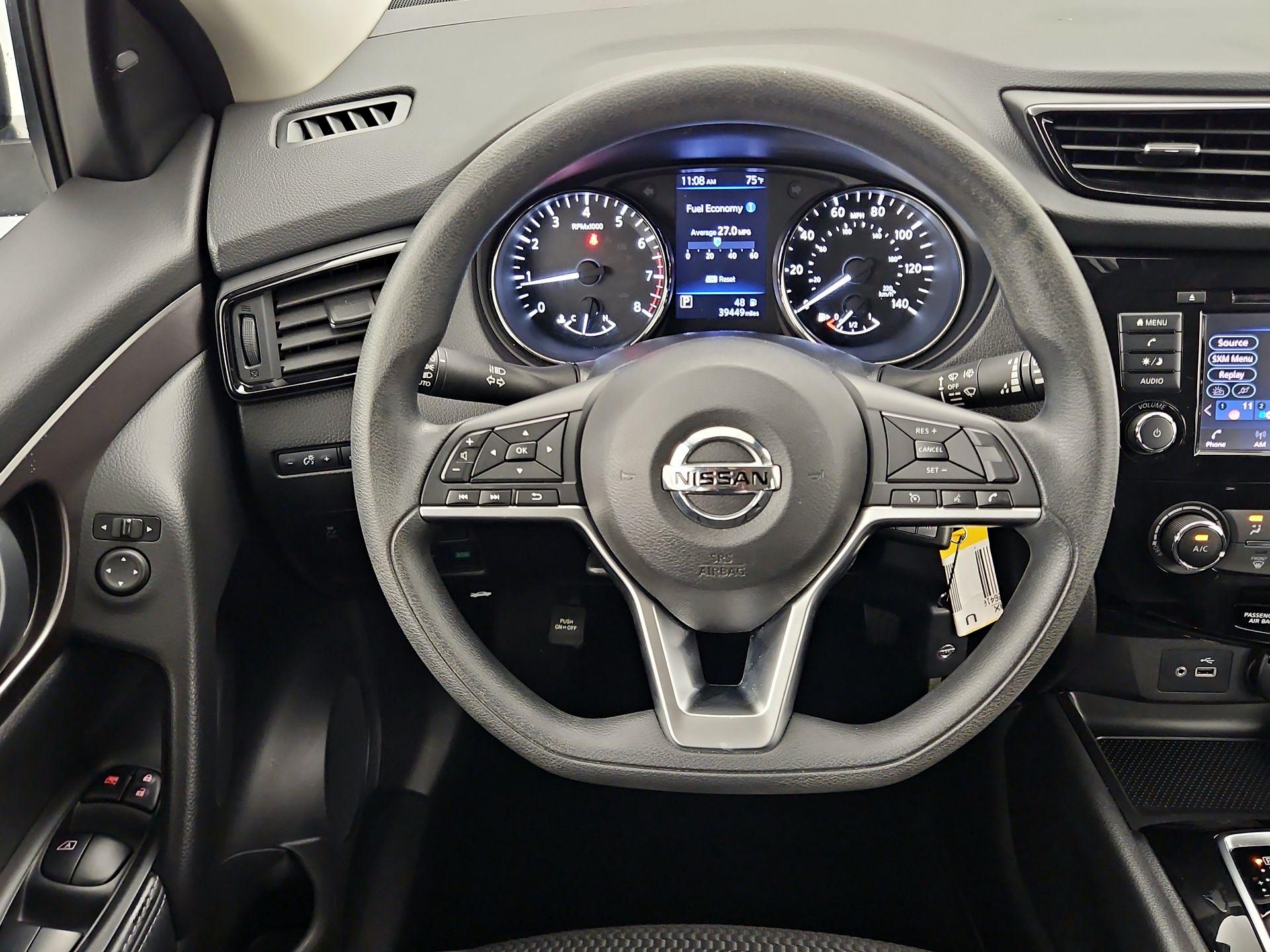 Thumbnail: 2020 Nissan Rogue Sport - 10