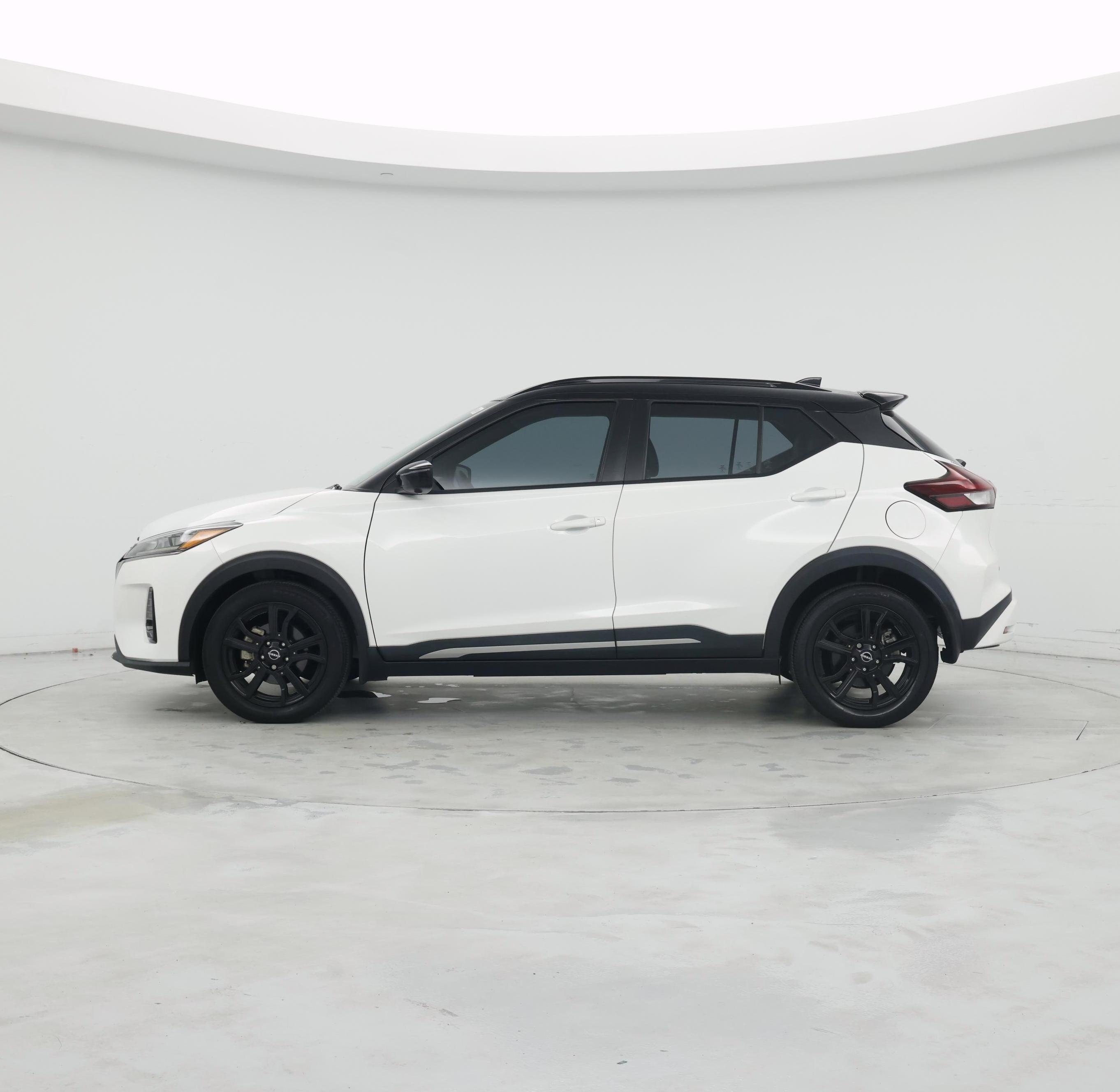 Thumbnail: 2022 Nissan Kicks - 3