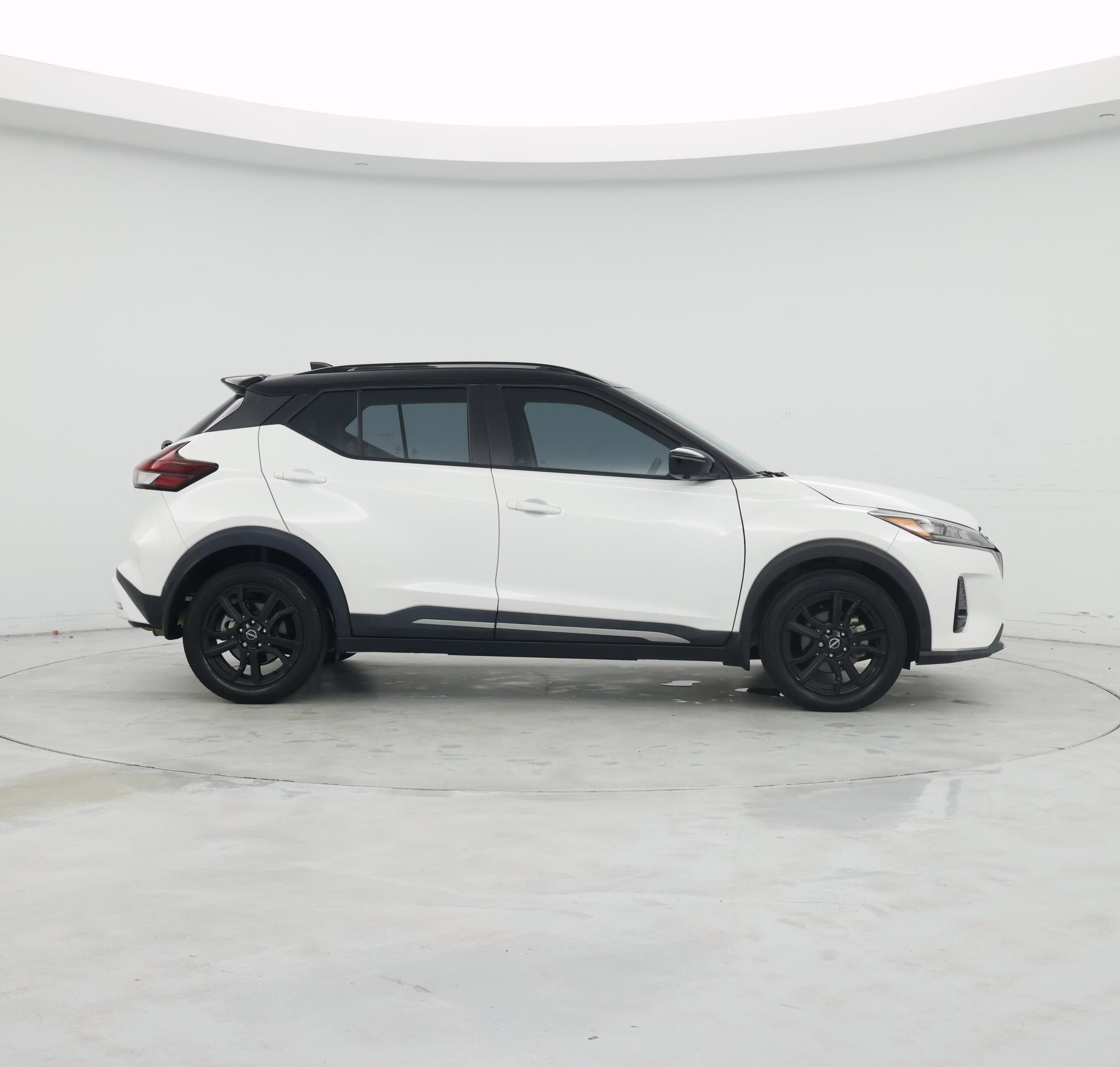 Thumbnail: 2022 Nissan Kicks - 7