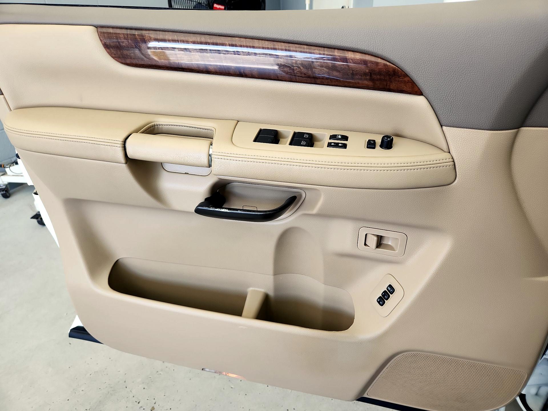 Thumbnail: 2014 Nissan Armada - 12