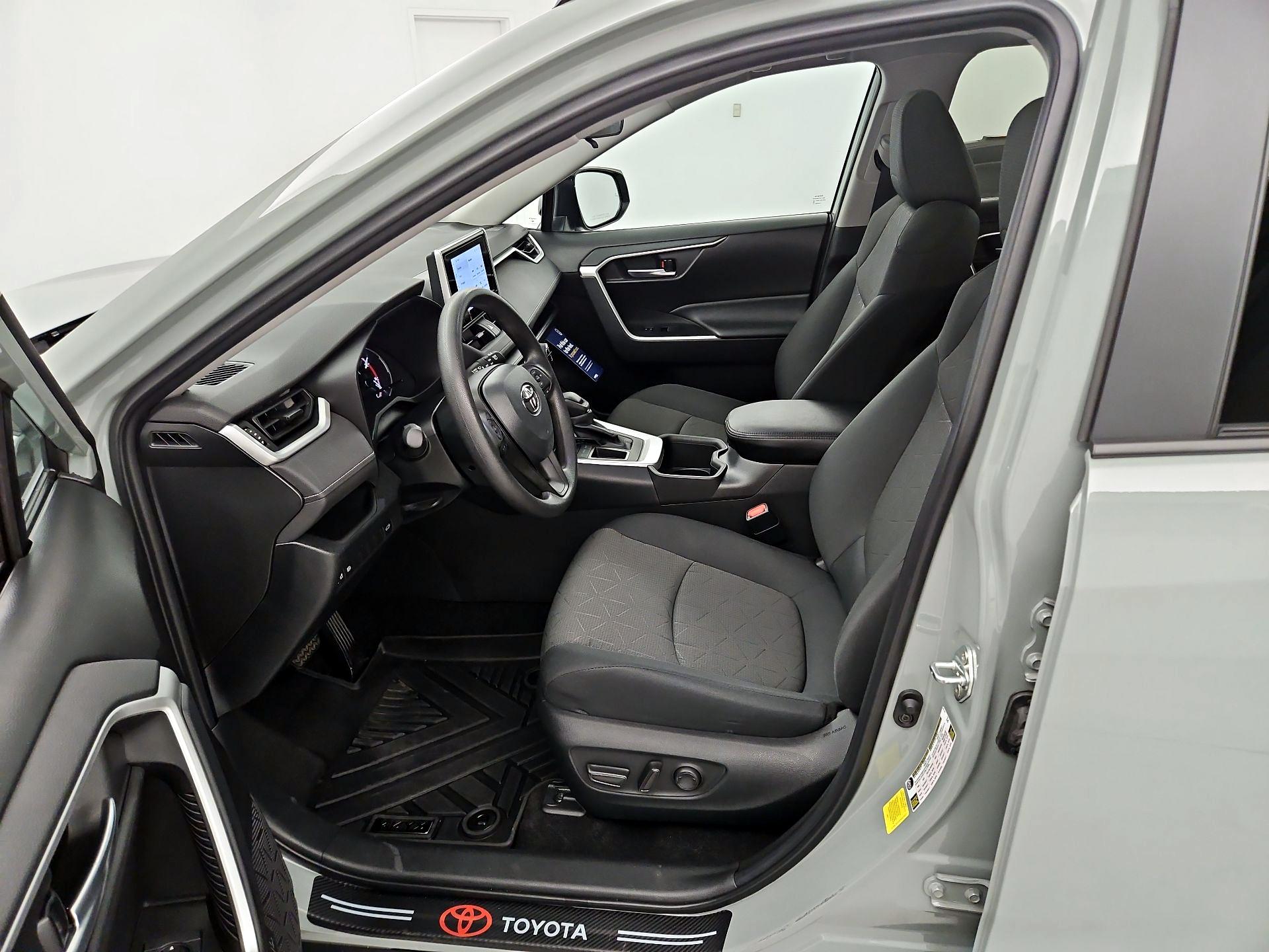 Thumbnail: 2023 Toyota RAV4 - 11