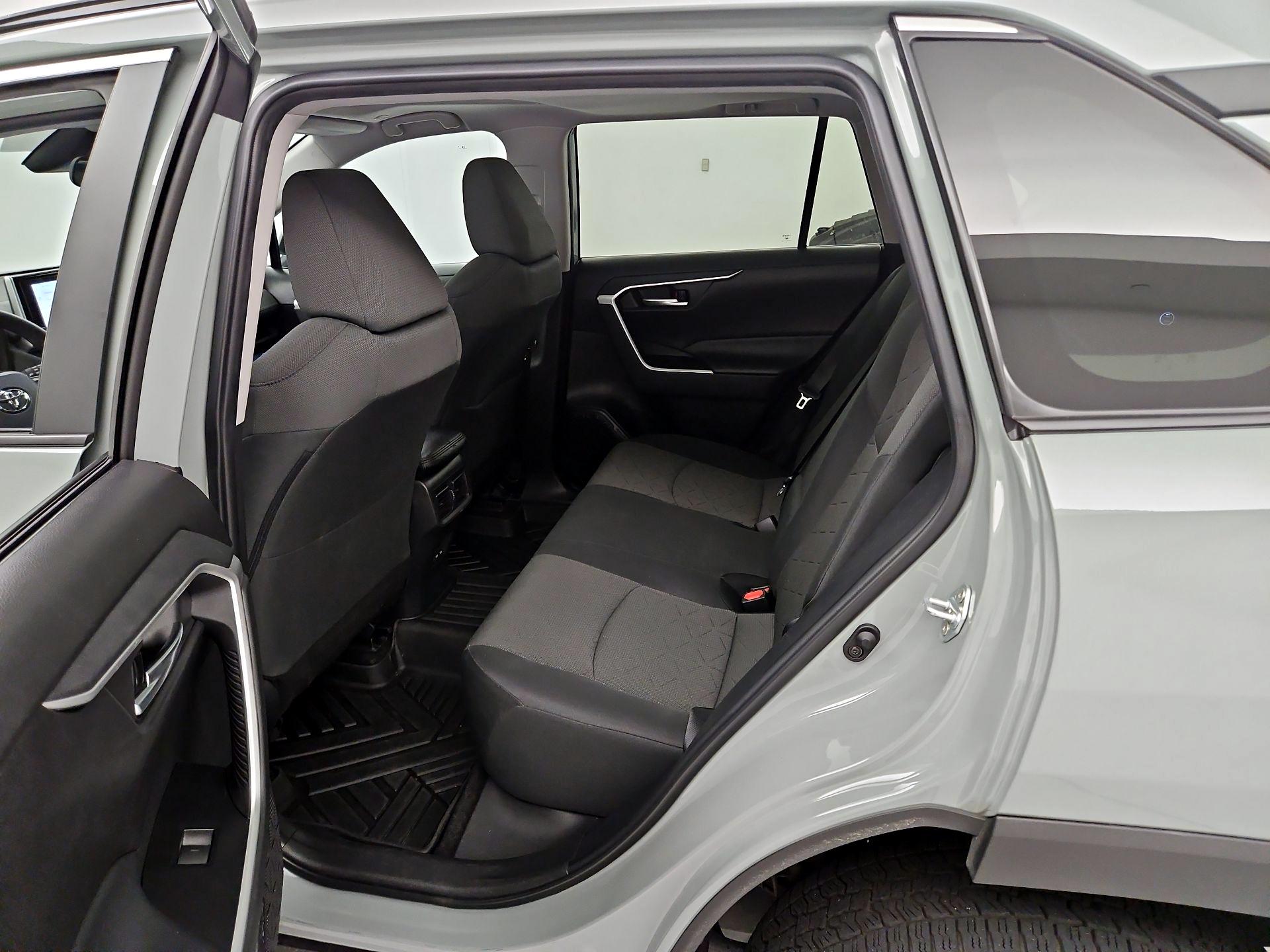 Thumbnail: 2023 Toyota RAV4 - 20