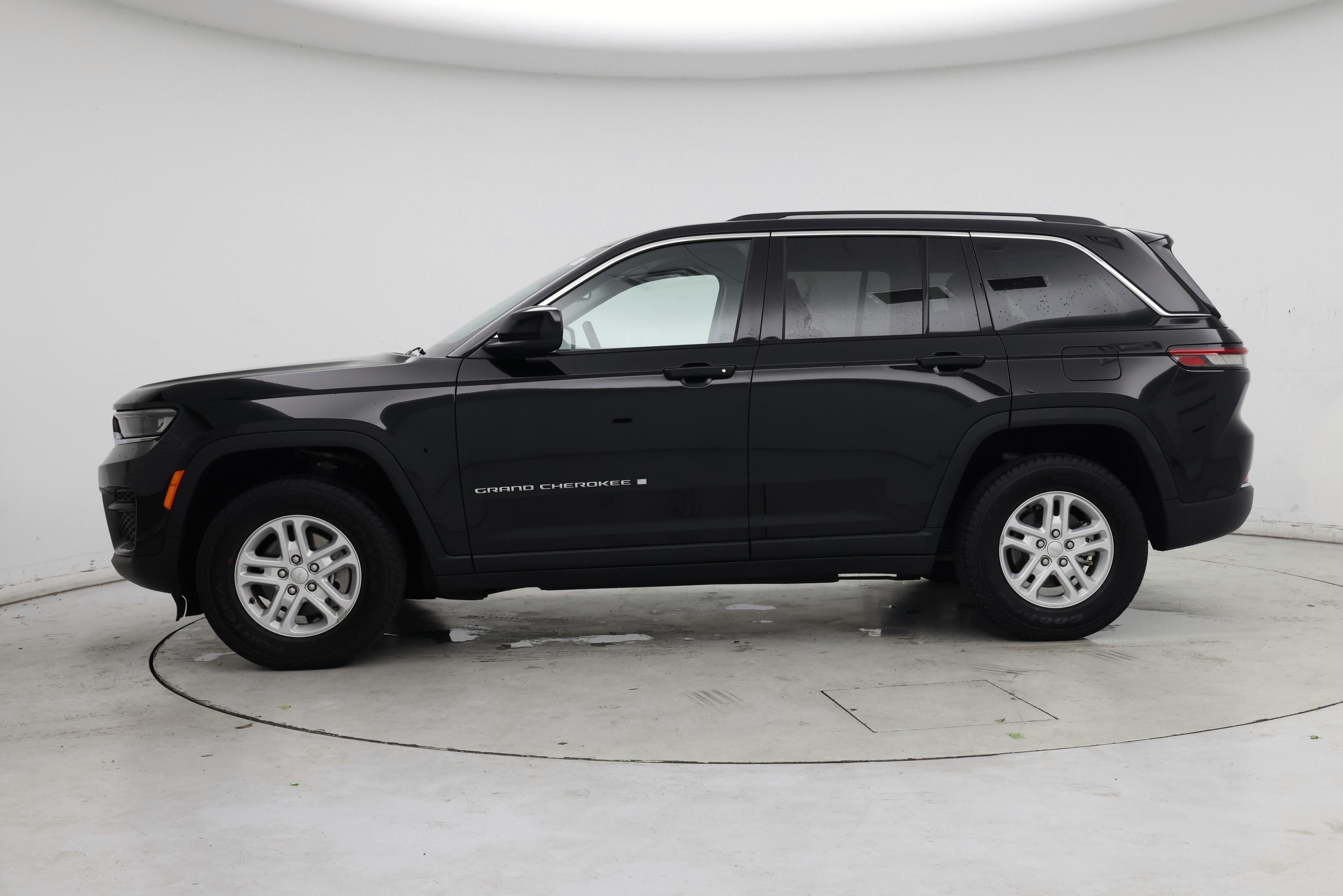 Thumbnail: 2023 Jeep Grand Cherokee - 3