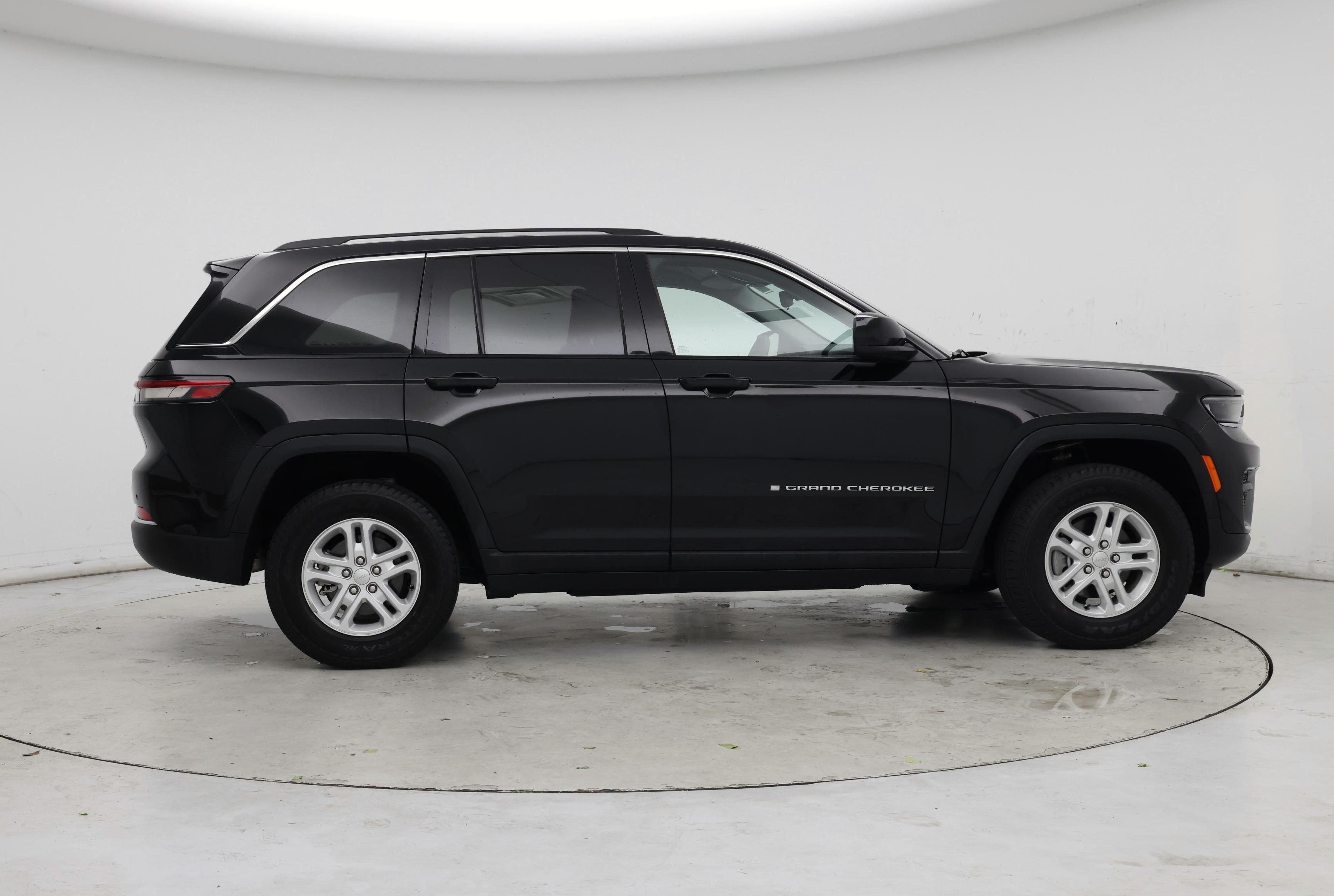 Thumbnail: 2023 Jeep Grand Cherokee - 7