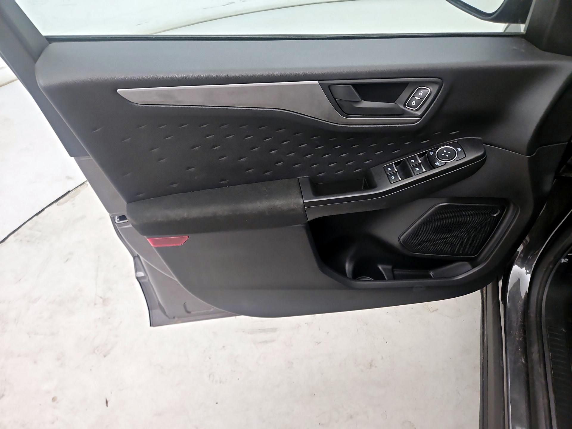 Thumbnail: 2020 Ford Escape - 12