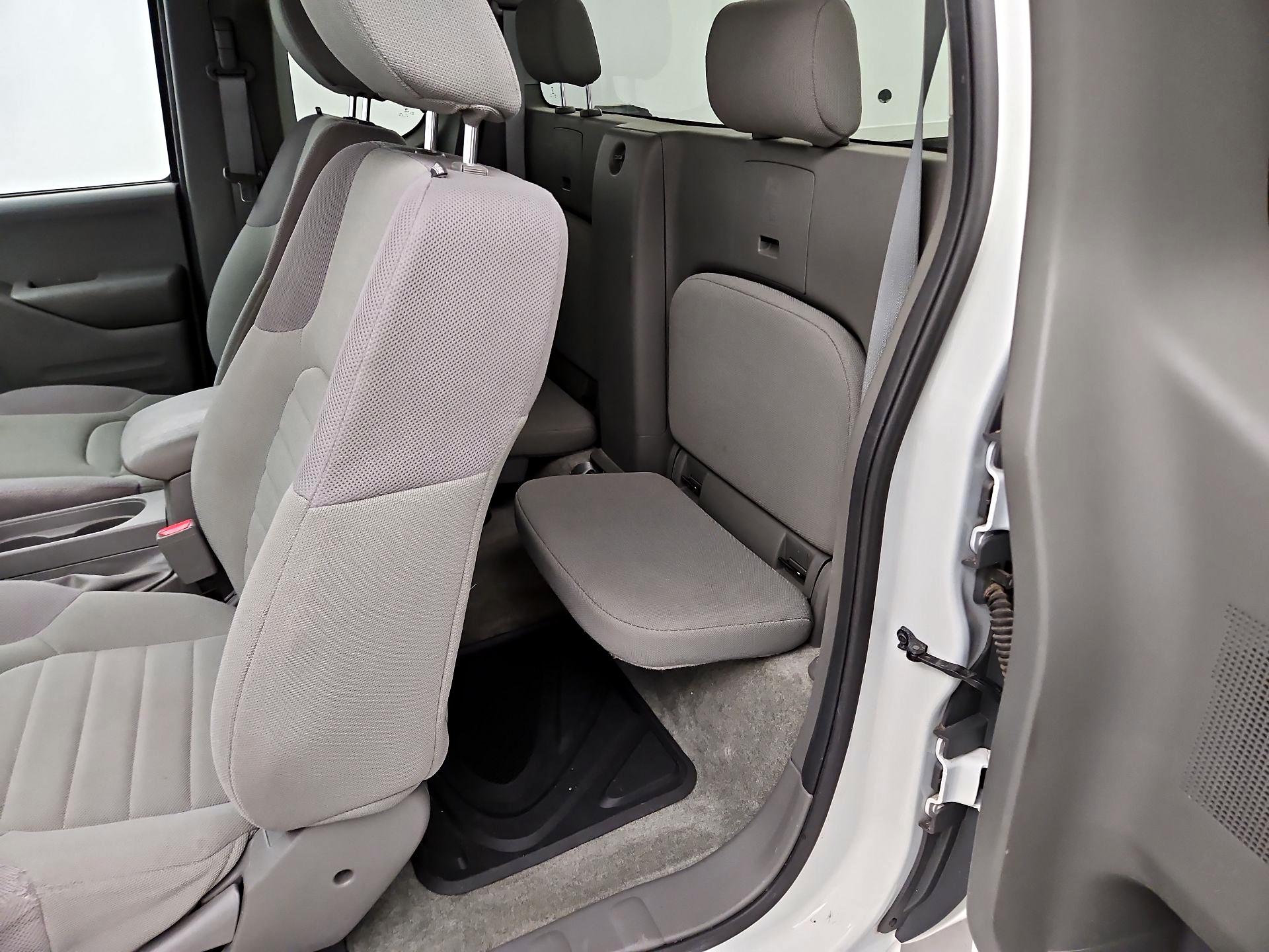 Thumbnail: 2016 Nissan Frontier - 16