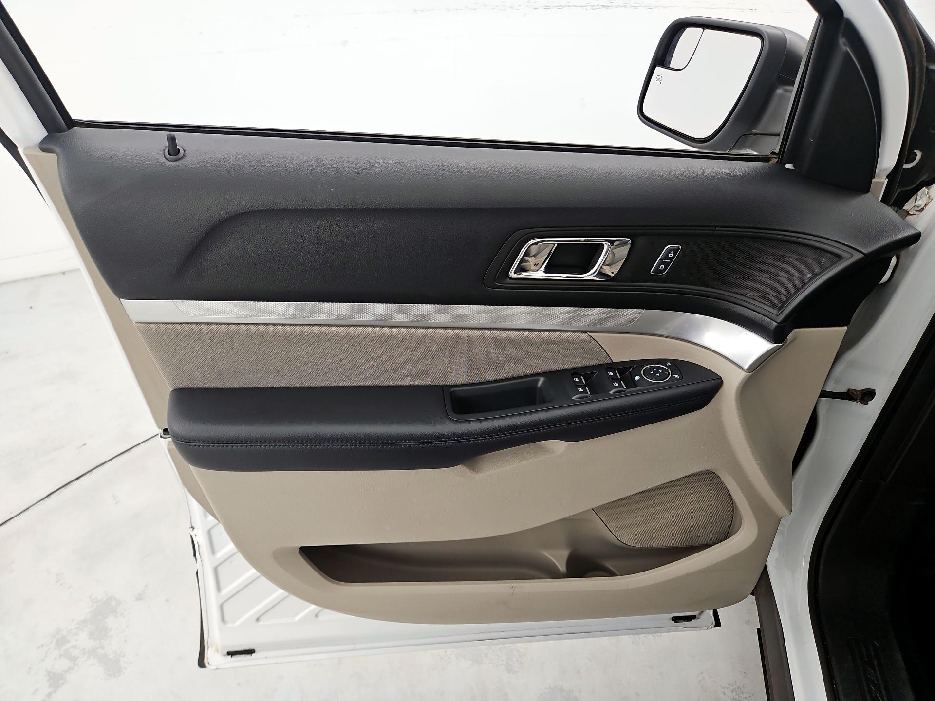 Thumbnail: 2019 Ford Explorer - 12