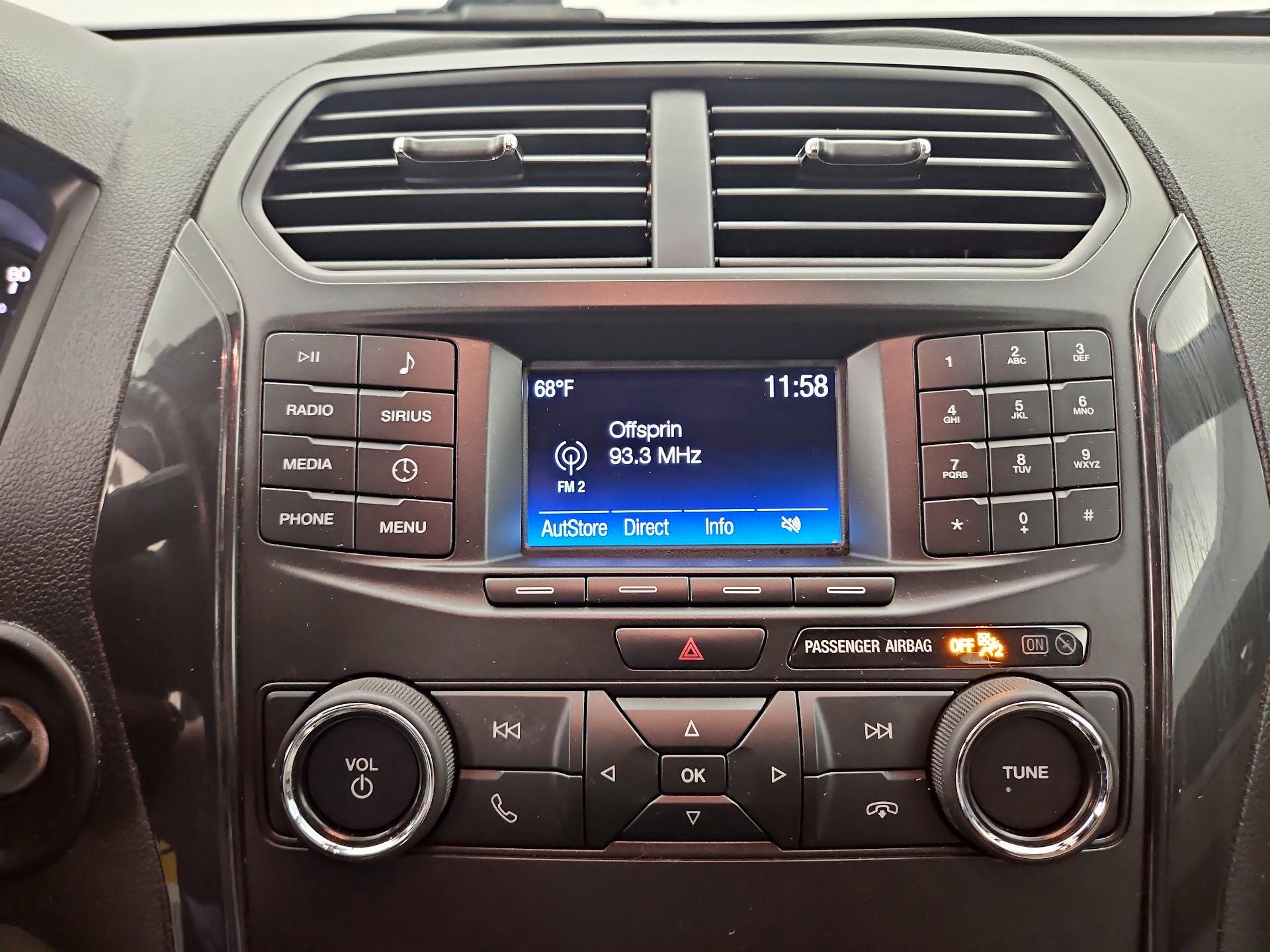 Thumbnail: 2019 Ford Explorer - 15