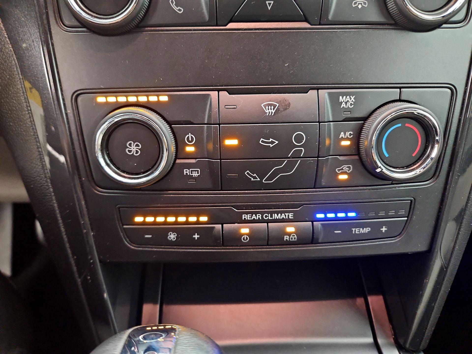 Thumbnail: 2019 Ford Explorer - 16