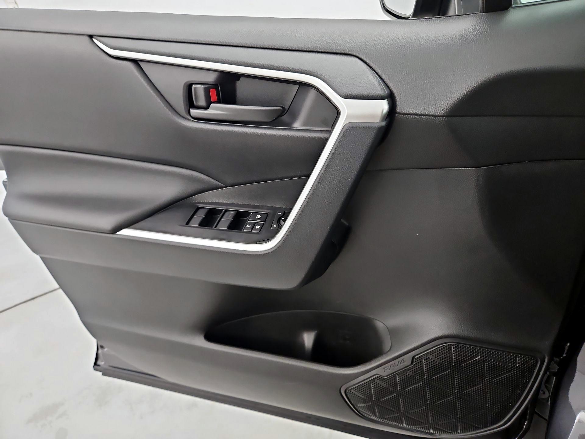 Thumbnail: 2025 Toyota RAV4 - 12