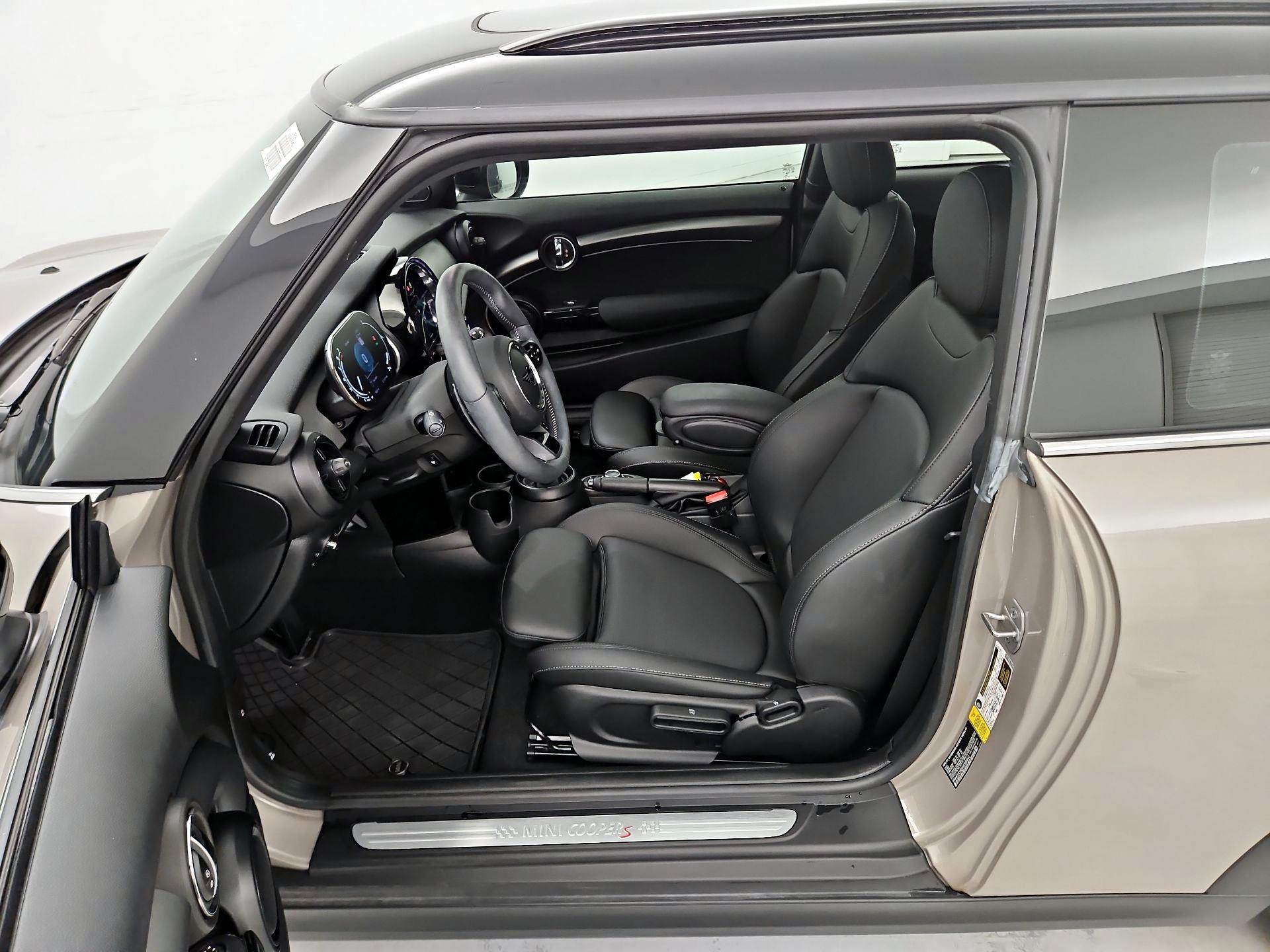 Thumbnail: 2022 MINI Cooper Hardtop - 11