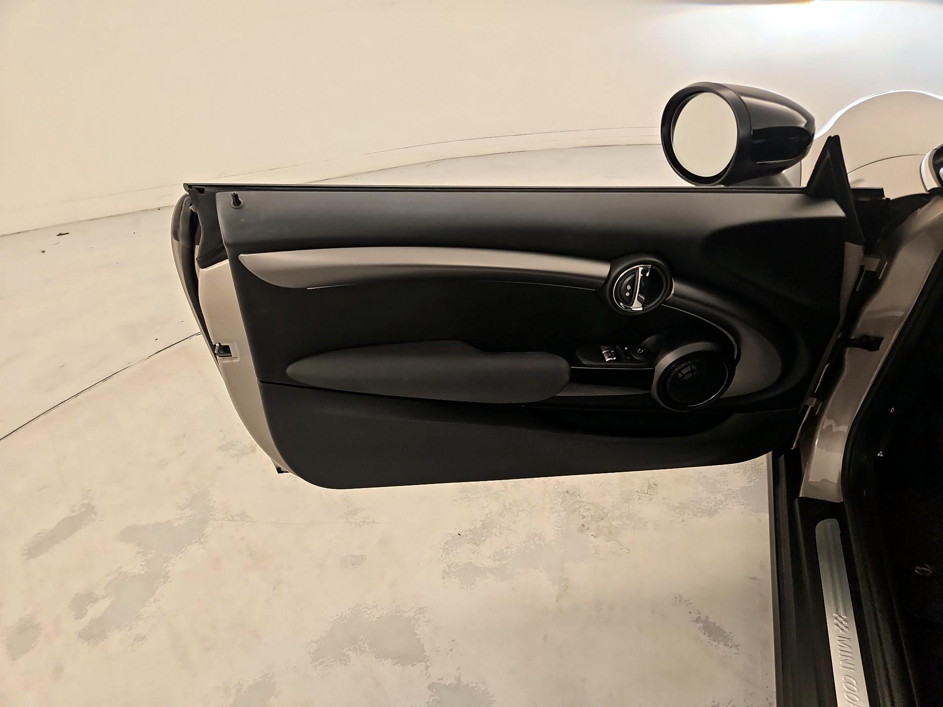 Thumbnail: 2022 MINI Cooper Hardtop - 12