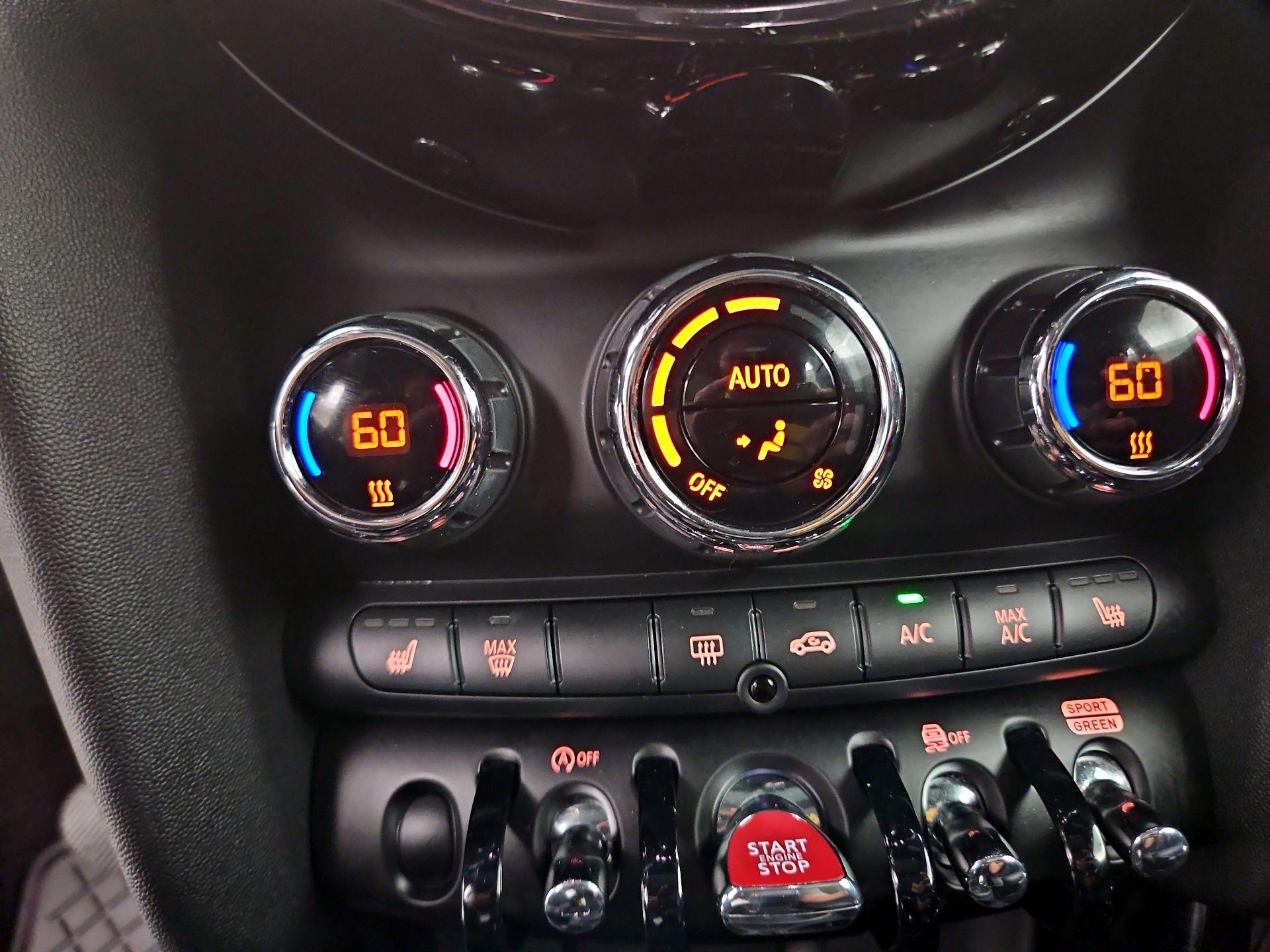 Thumbnail: 2022 MINI Cooper Hardtop - 17