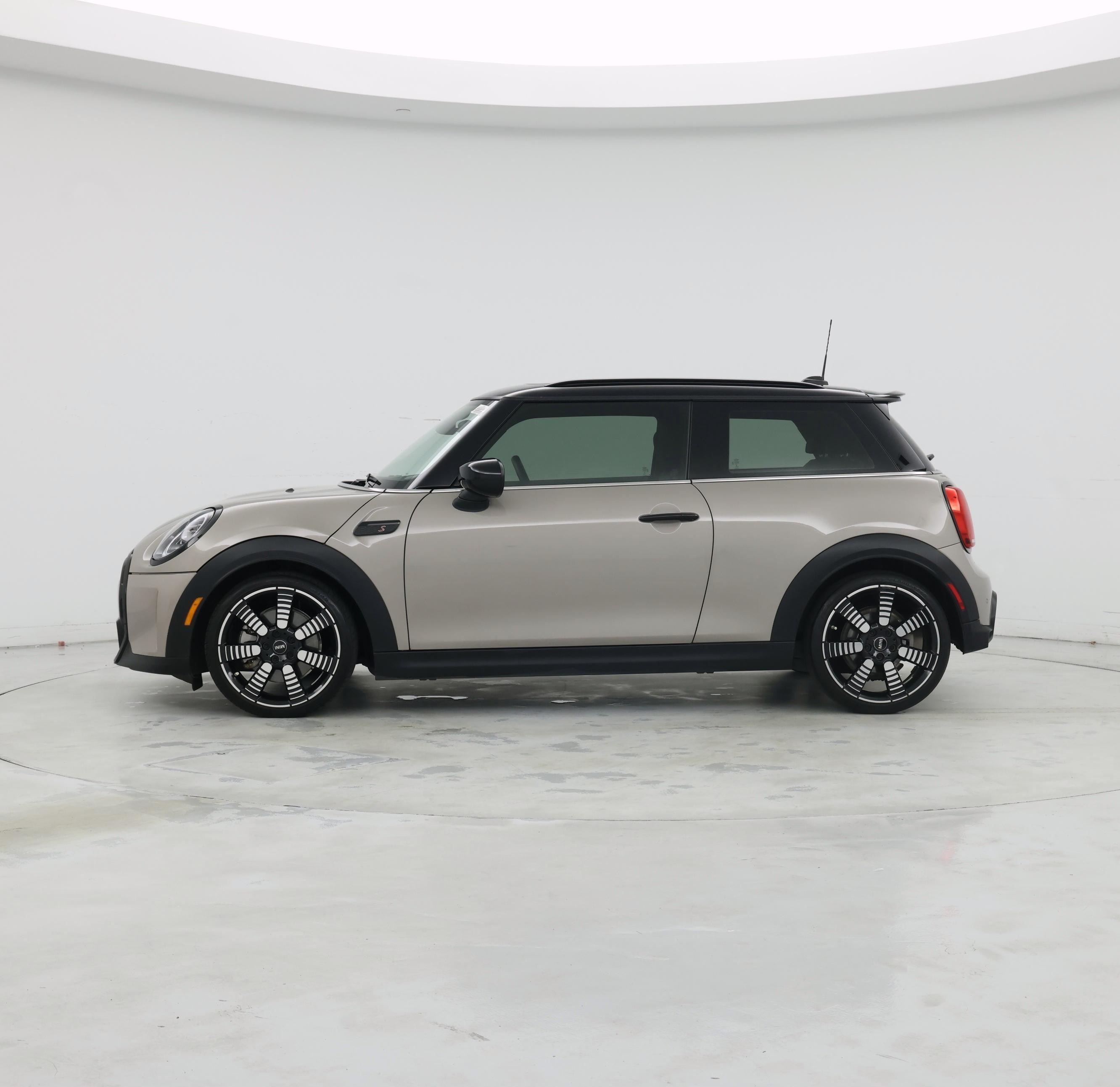 Thumbnail: 2022 MINI Cooper Hardtop - 3