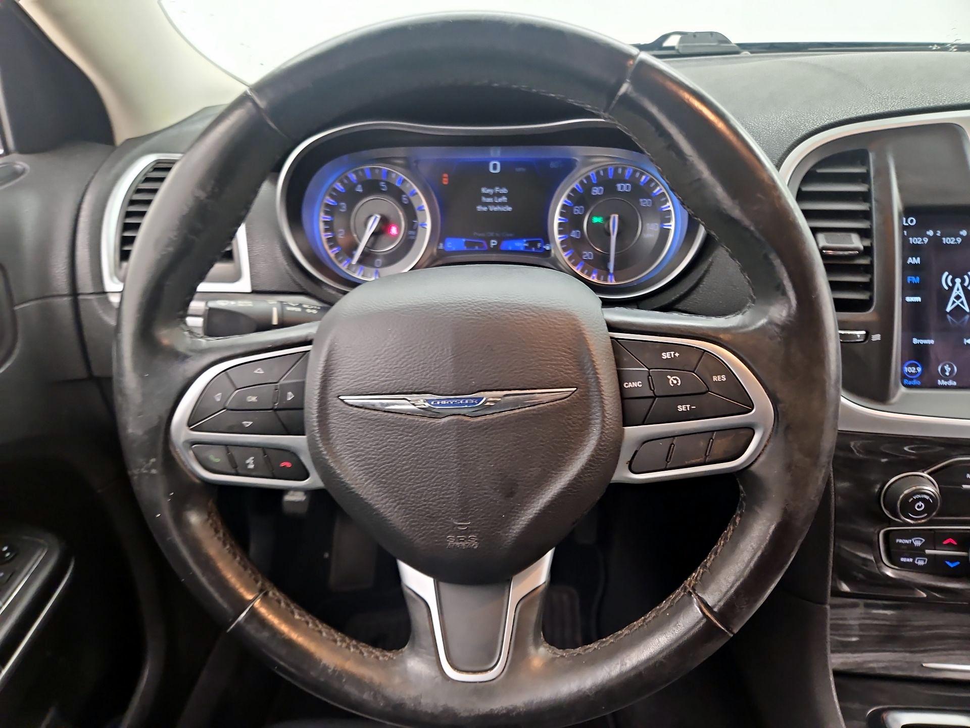 Thumbnail: 2019 Chrysler 300 - 10