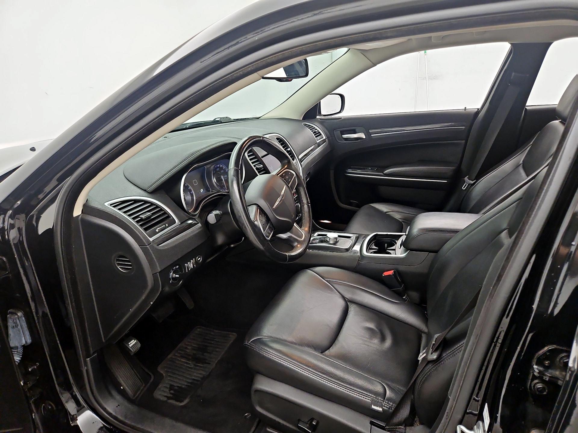 Thumbnail: 2019 Chrysler 300 - 11