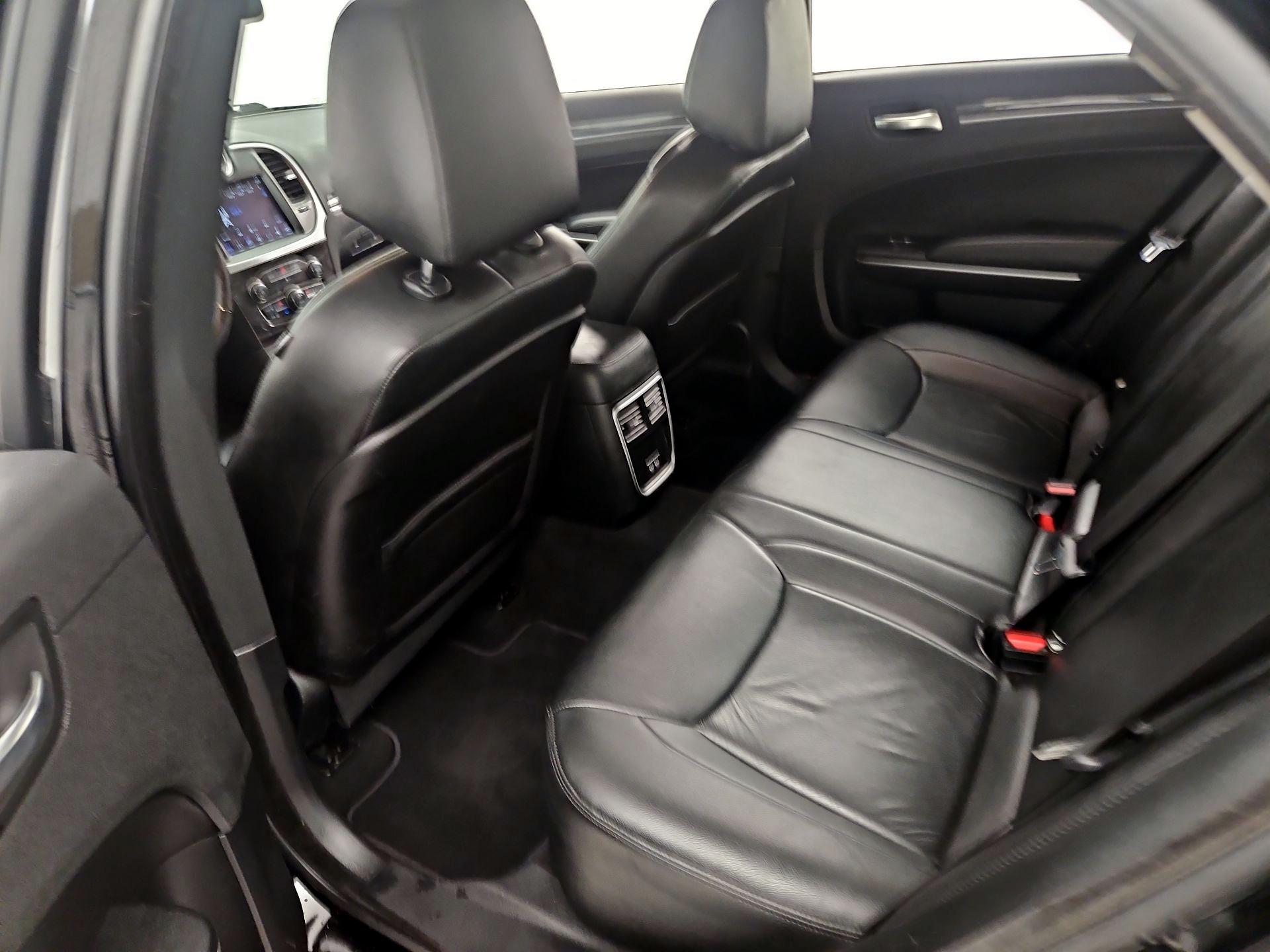 Thumbnail: 2019 Chrysler 300 - 19
