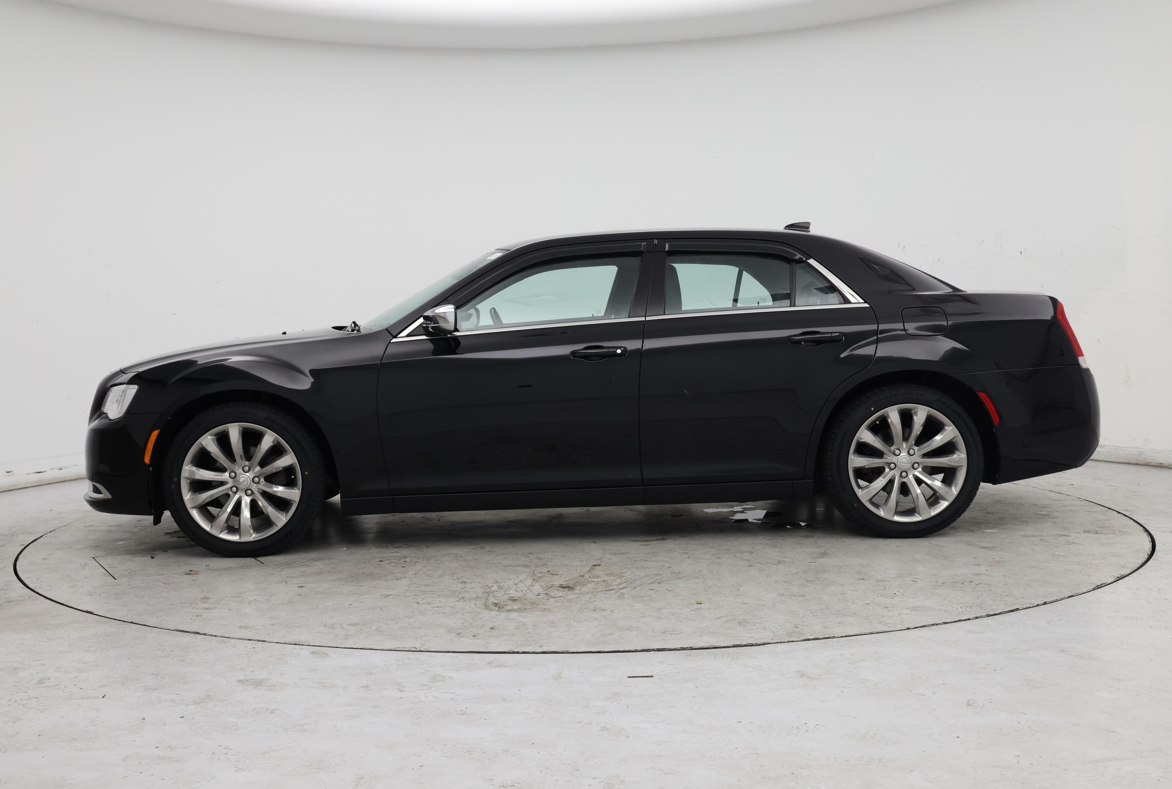 Thumbnail: 2019 Chrysler 300 - 3