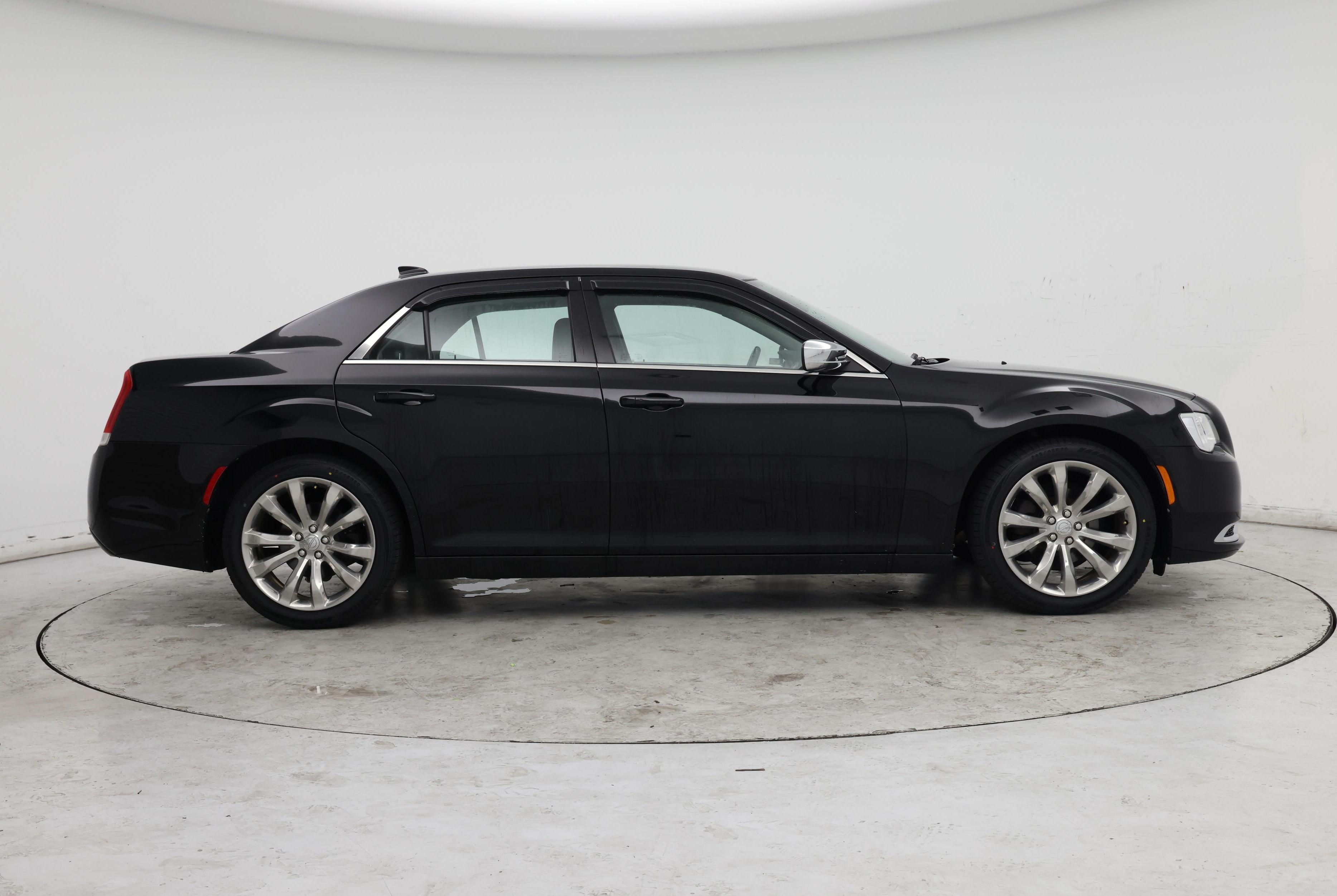 Thumbnail: 2019 Chrysler 300 - 7