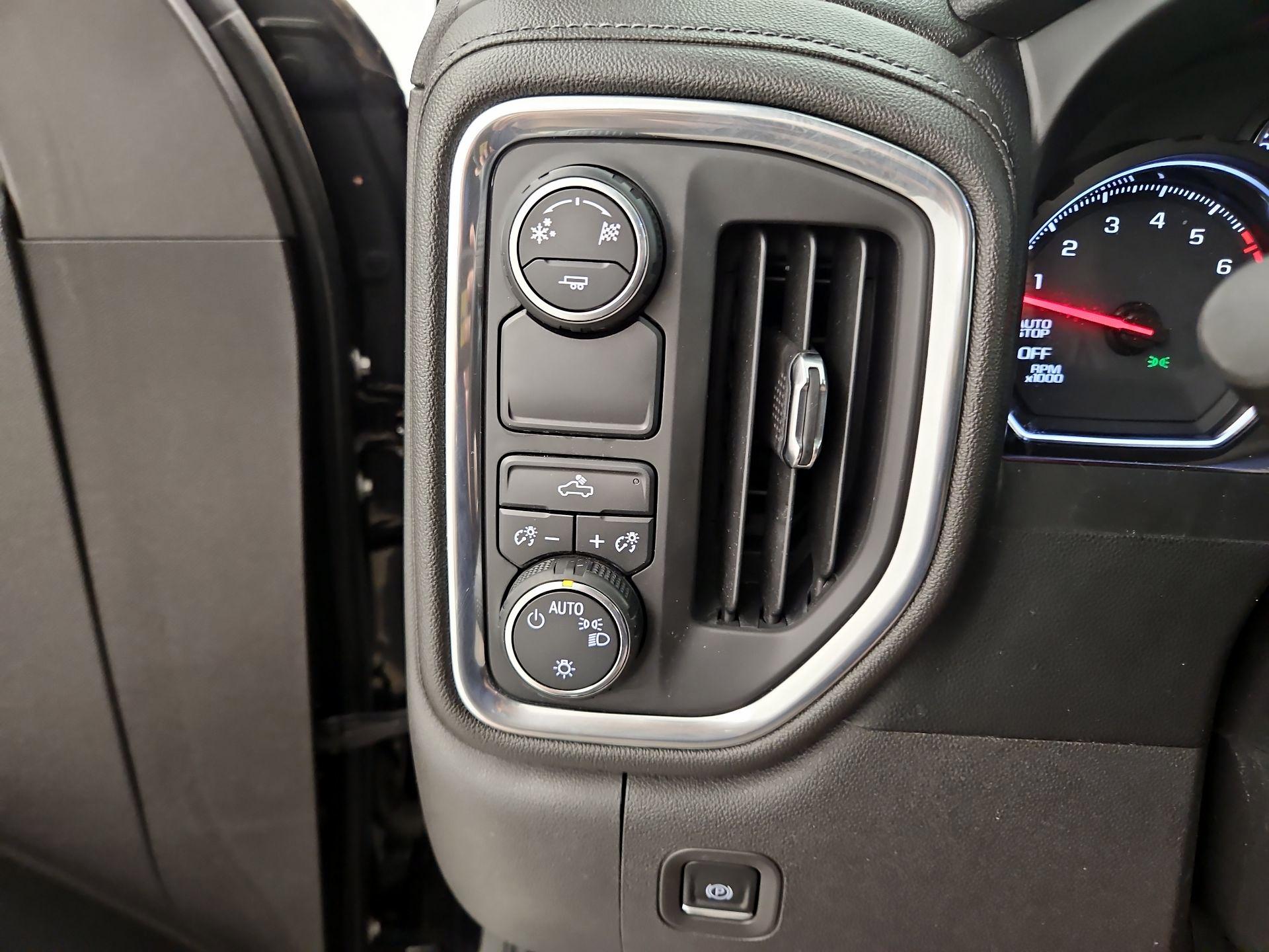 Thumbnail: 2019 Chevrolet Silverado 1500 - 13