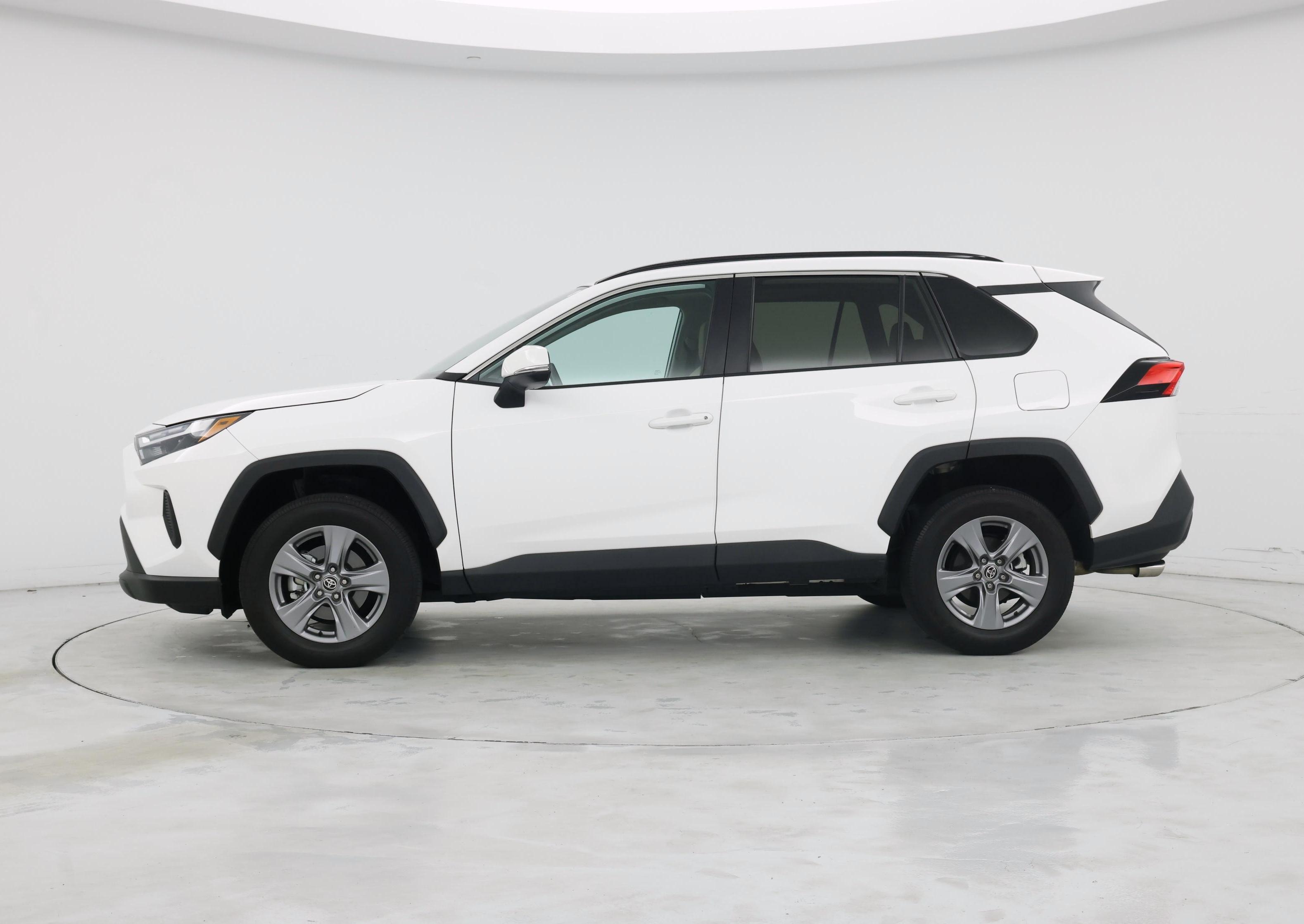 Thumbnail: 2022 Toyota RAV4 - 3