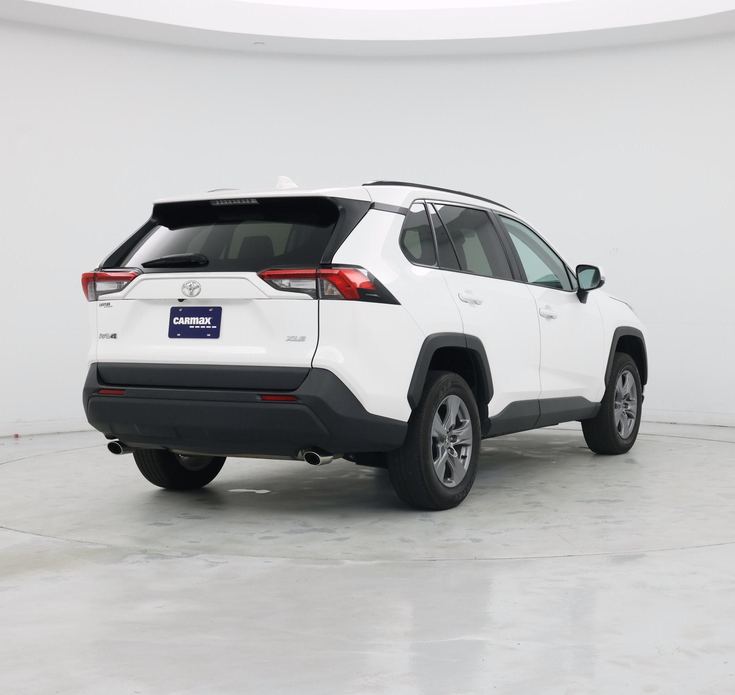 Thumbnail: 2022 Toyota RAV4 - 8
