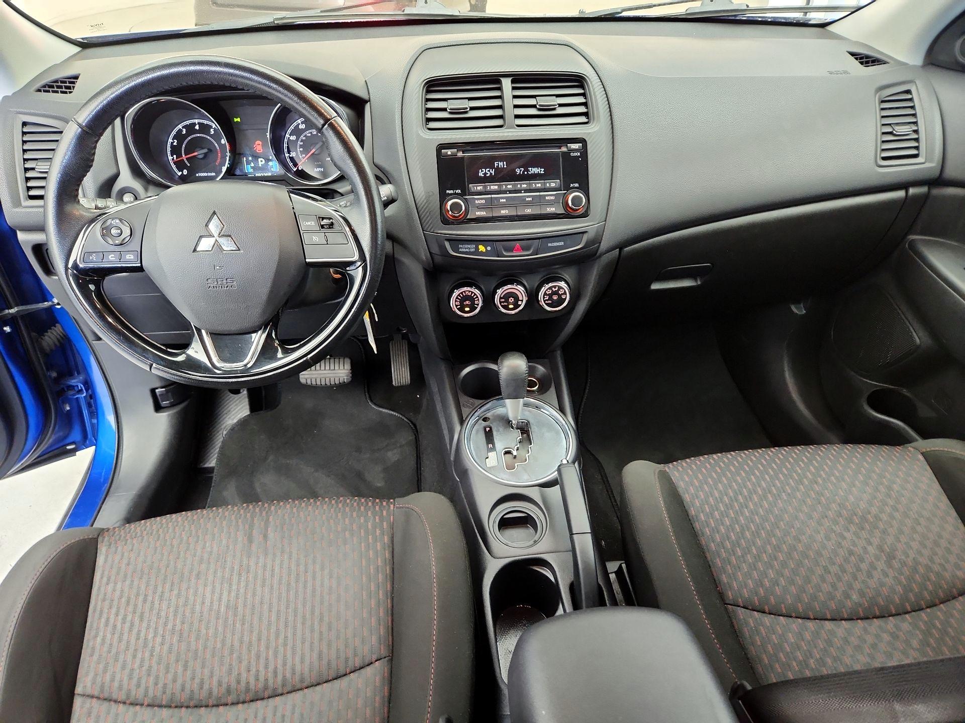 Thumbnail: 2017 Mitsubishi Outlander Sport - 9