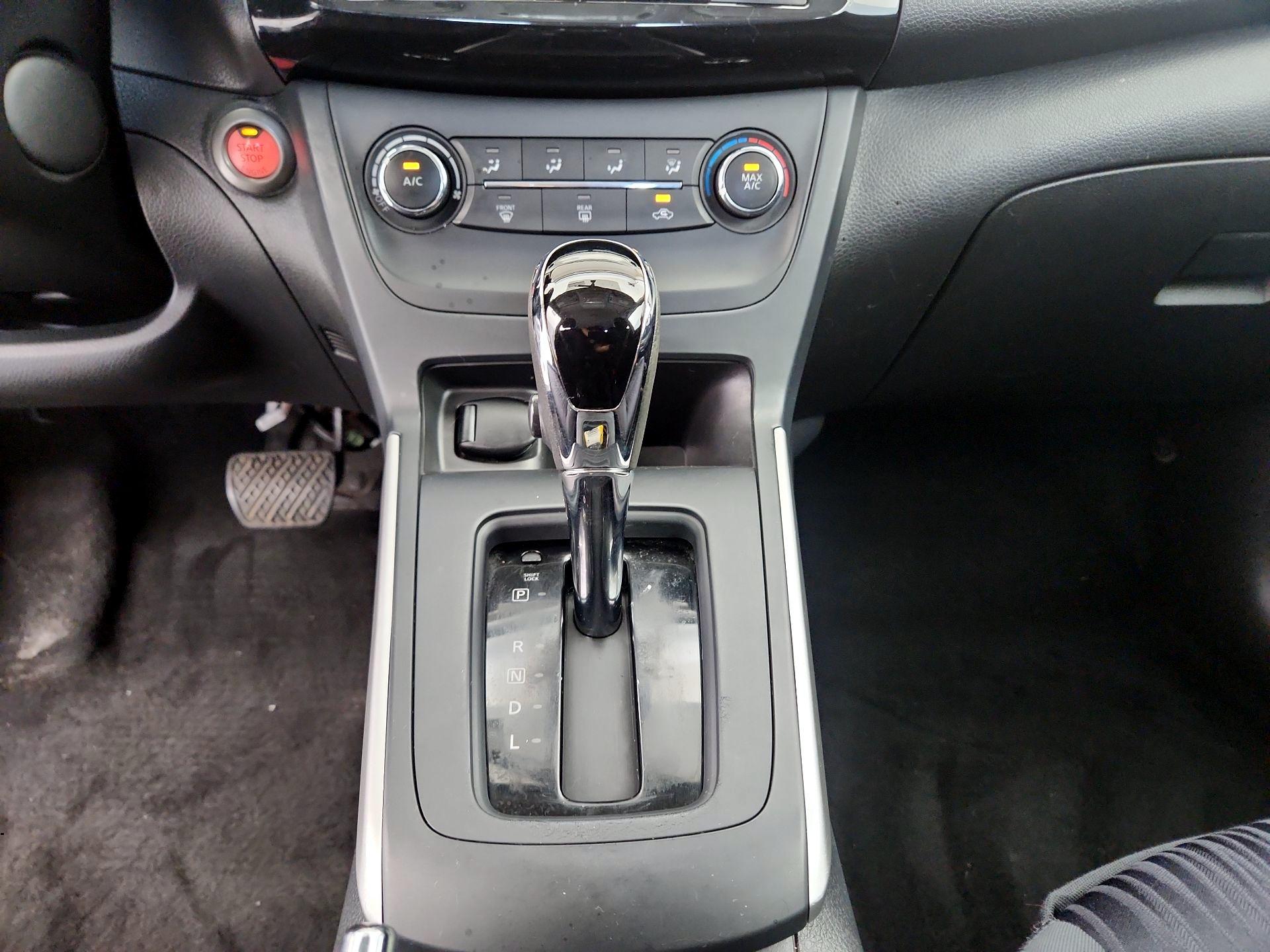 Thumbnail: 2017 Nissan Sentra - 17