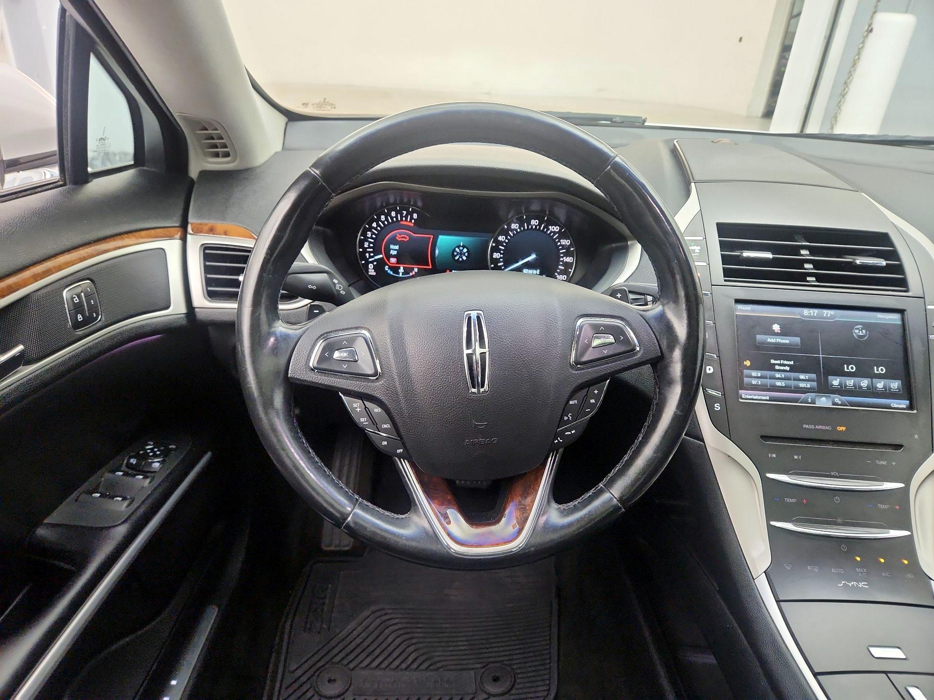 Thumbnail: 2016 Lincoln MKZ - 10