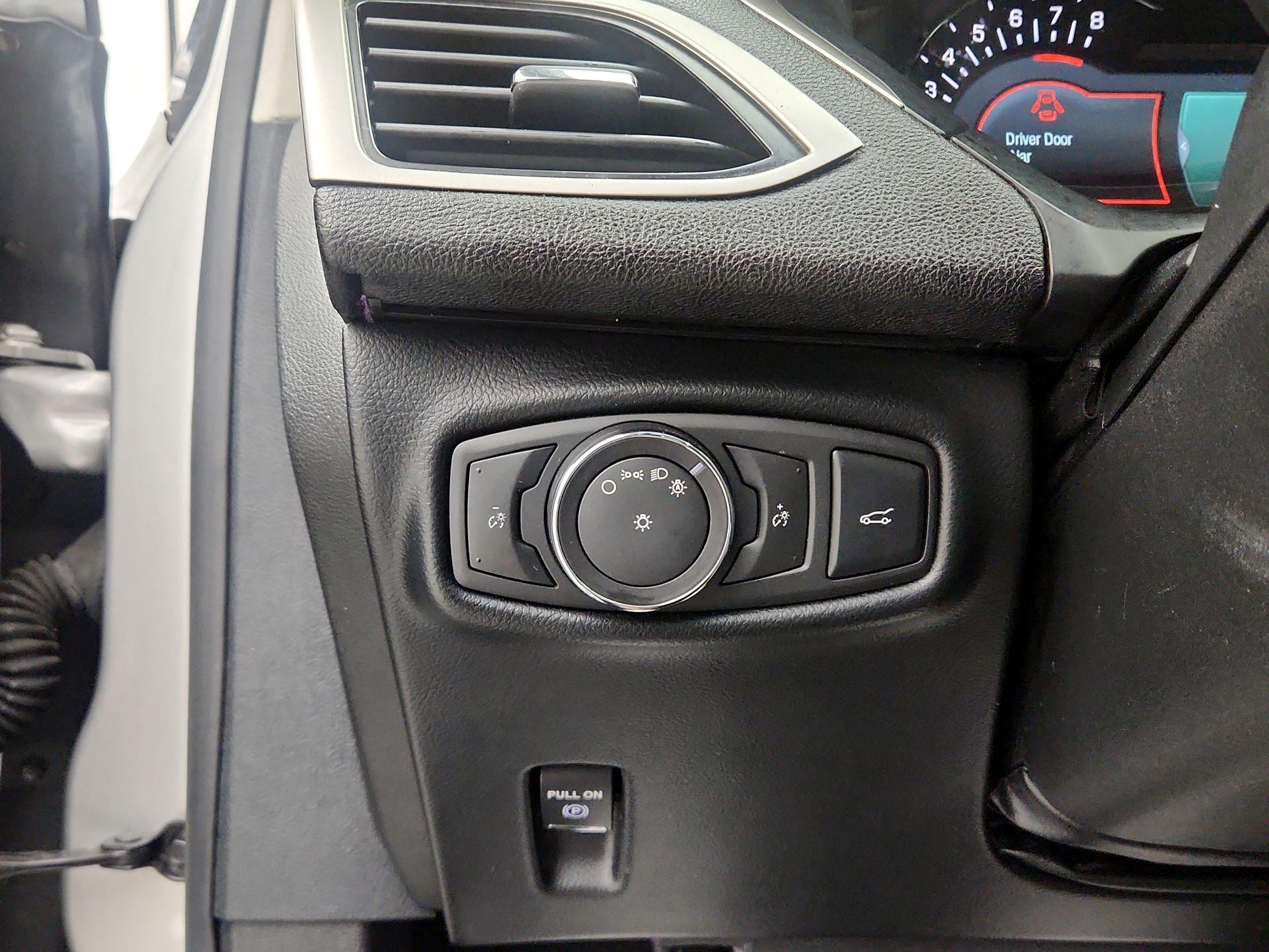 Thumbnail: 2016 Lincoln MKZ - 13