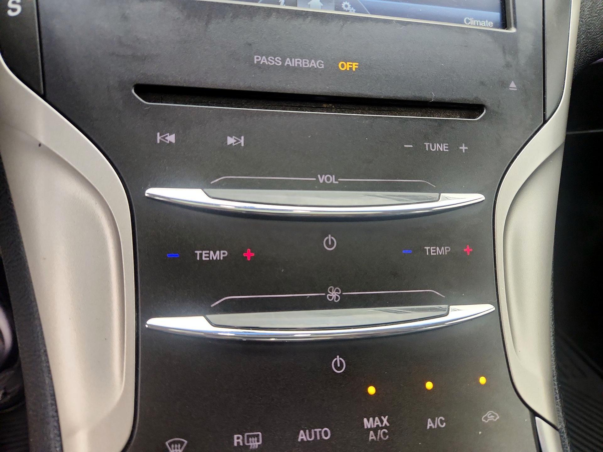Thumbnail: 2016 Lincoln MKZ - 16