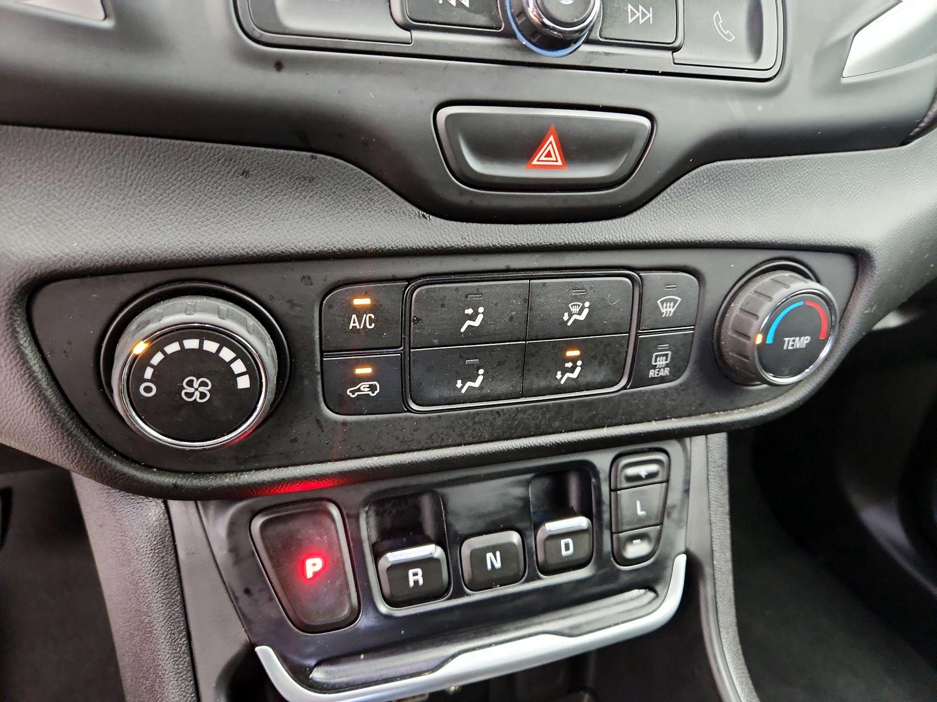 Thumbnail: 2019 GMC Terrain - 16