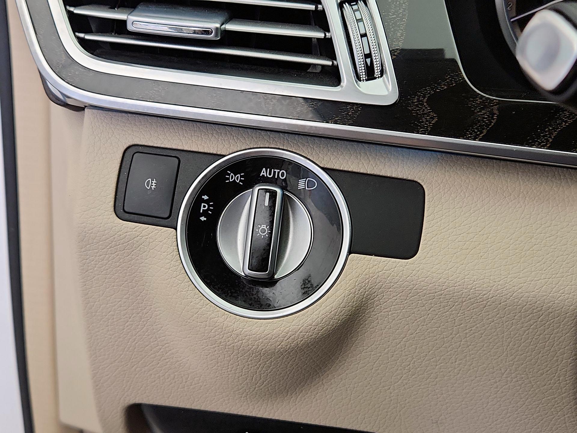 Thumbnail: 2016 Mercedes-Benz E-Class - 13