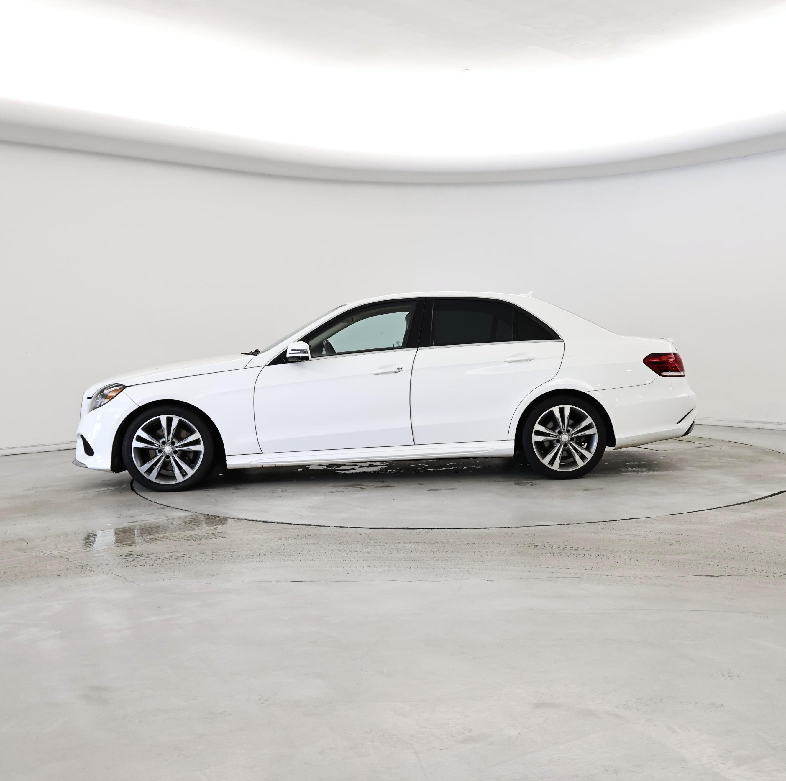 Thumbnail: 2016 Mercedes-Benz E-Class - 3