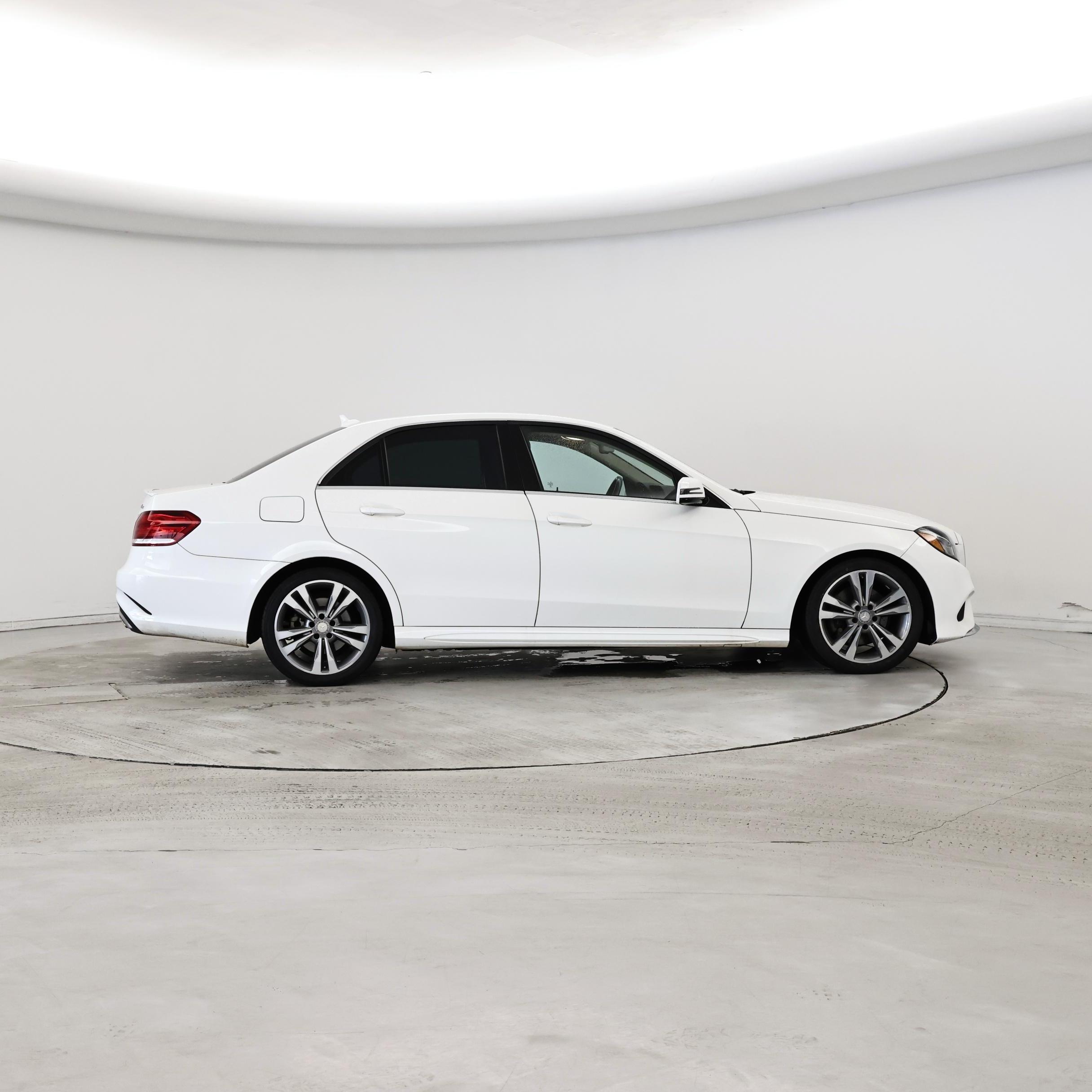 Thumbnail: 2016 Mercedes-Benz E-Class - 7