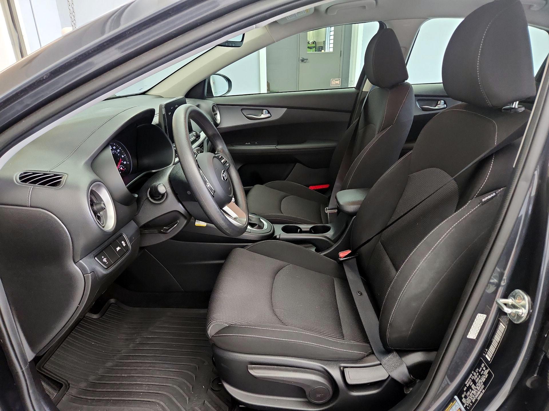 Thumbnail: 2021 Kia Forte - 11