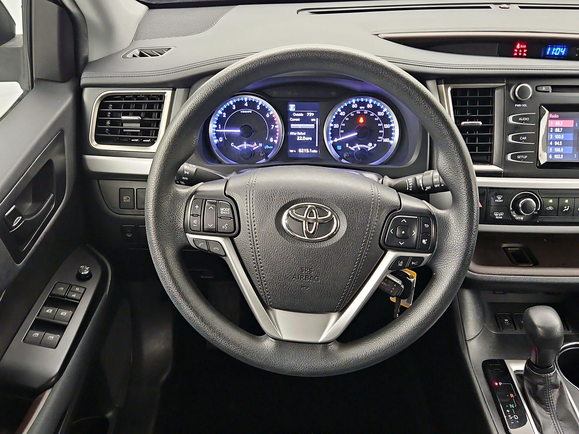 Thumbnail: 2019 Toyota Highlander - 10