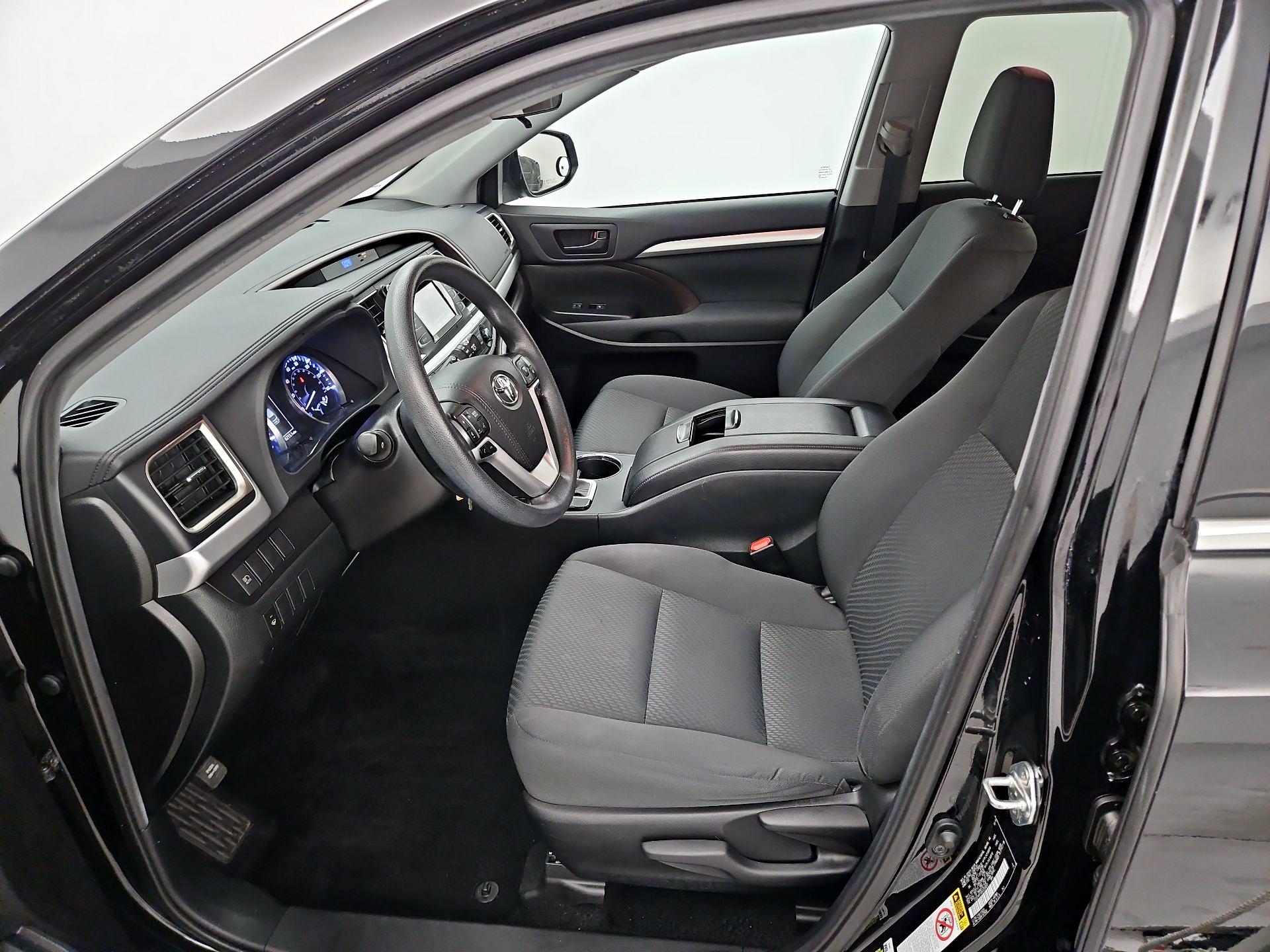 Thumbnail: 2019 Toyota Highlander - 11