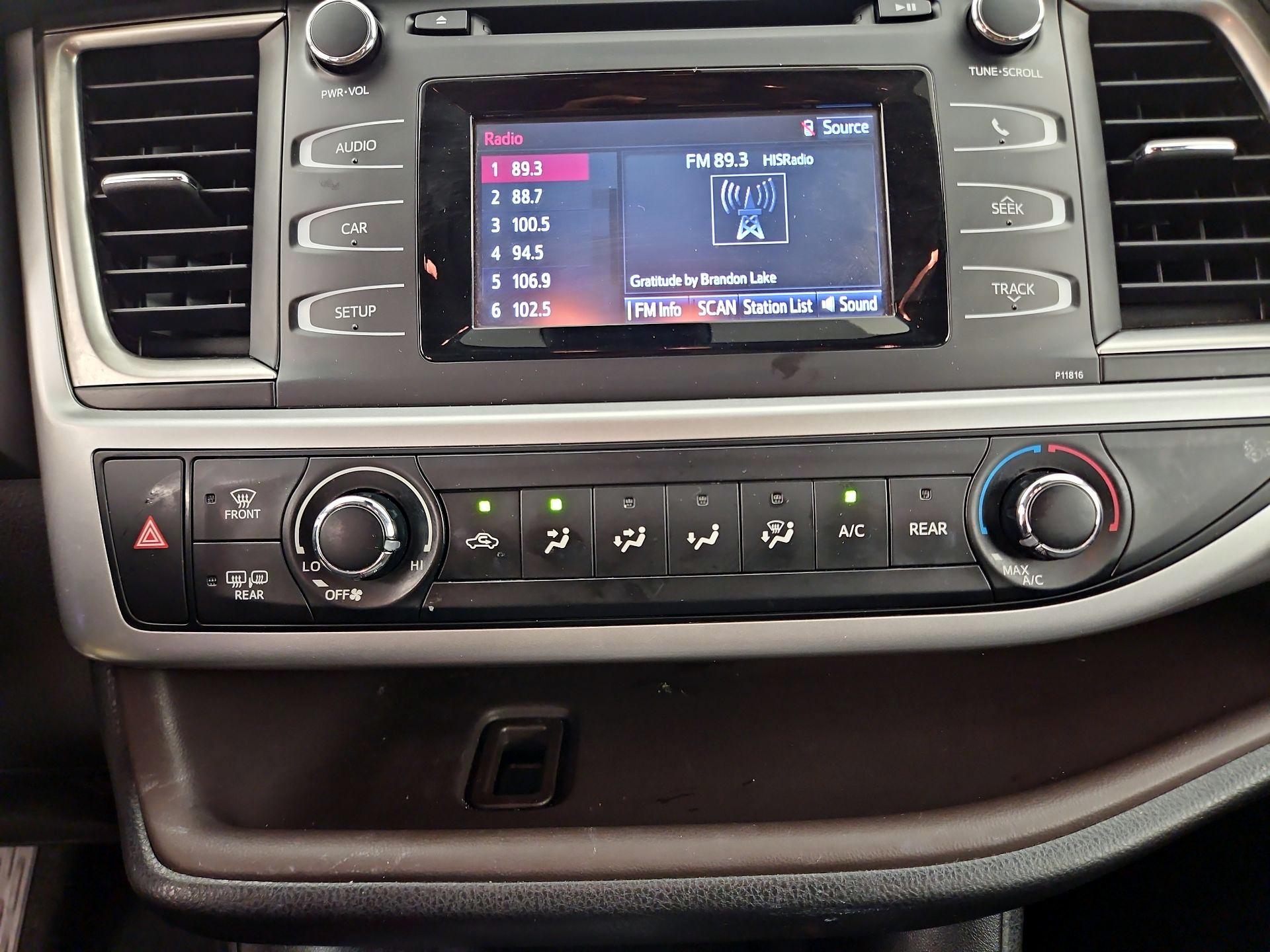 Thumbnail: 2019 Toyota Highlander - 16