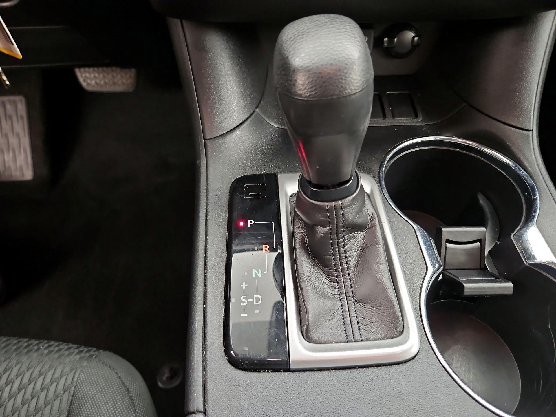 Thumbnail: 2019 Toyota Highlander - 17