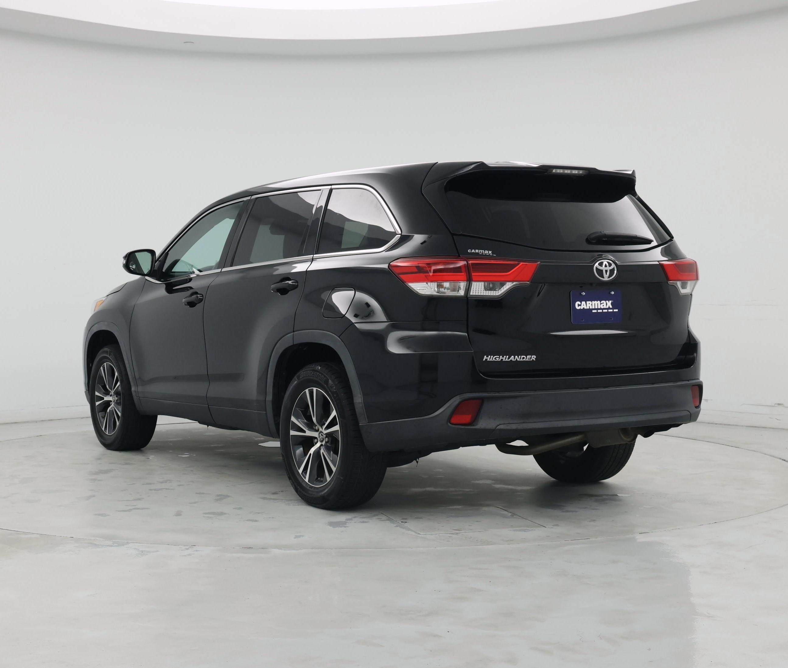 Thumbnail: 2019 Toyota Highlander - 2