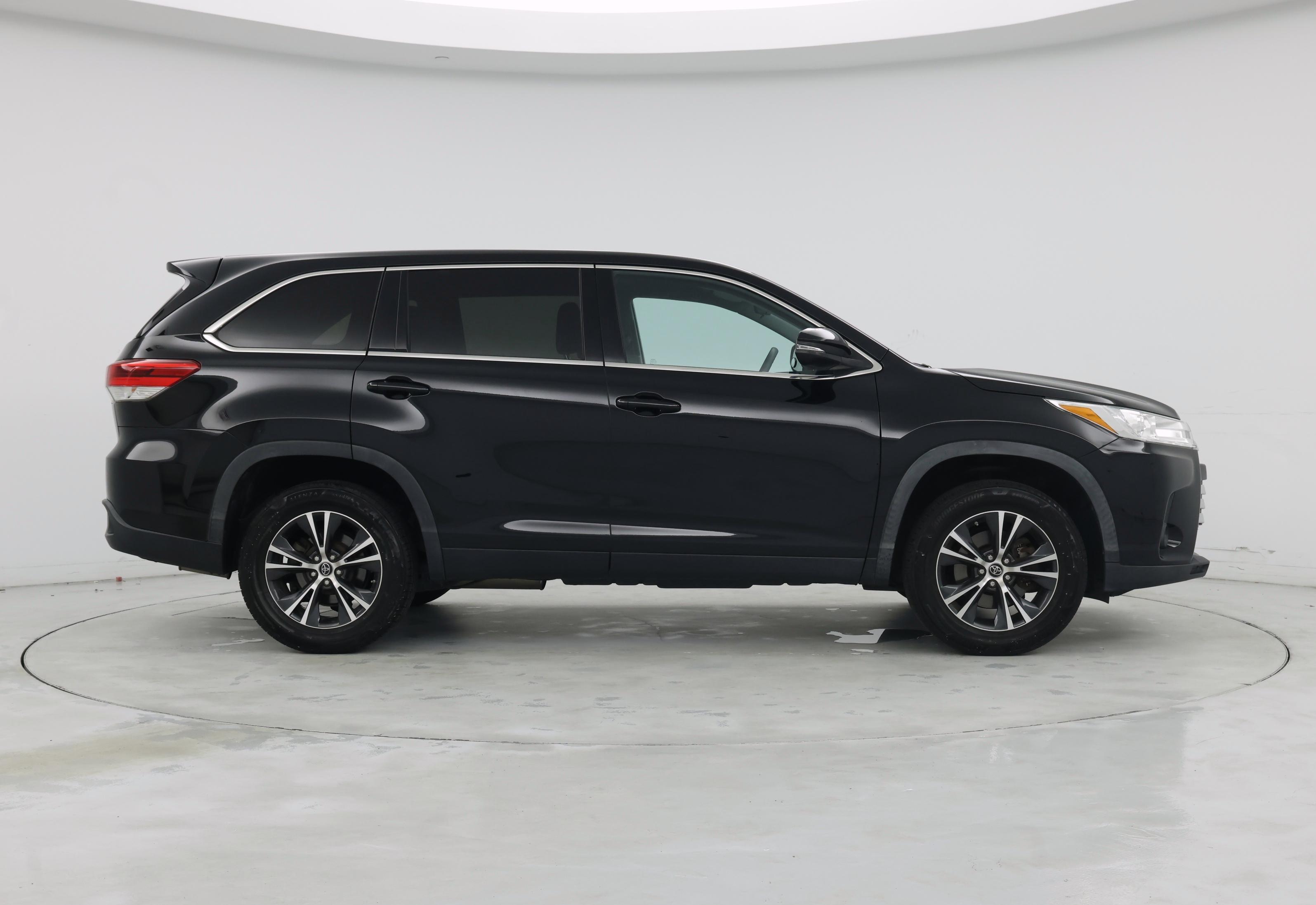 Thumbnail: 2019 Toyota Highlander - 7