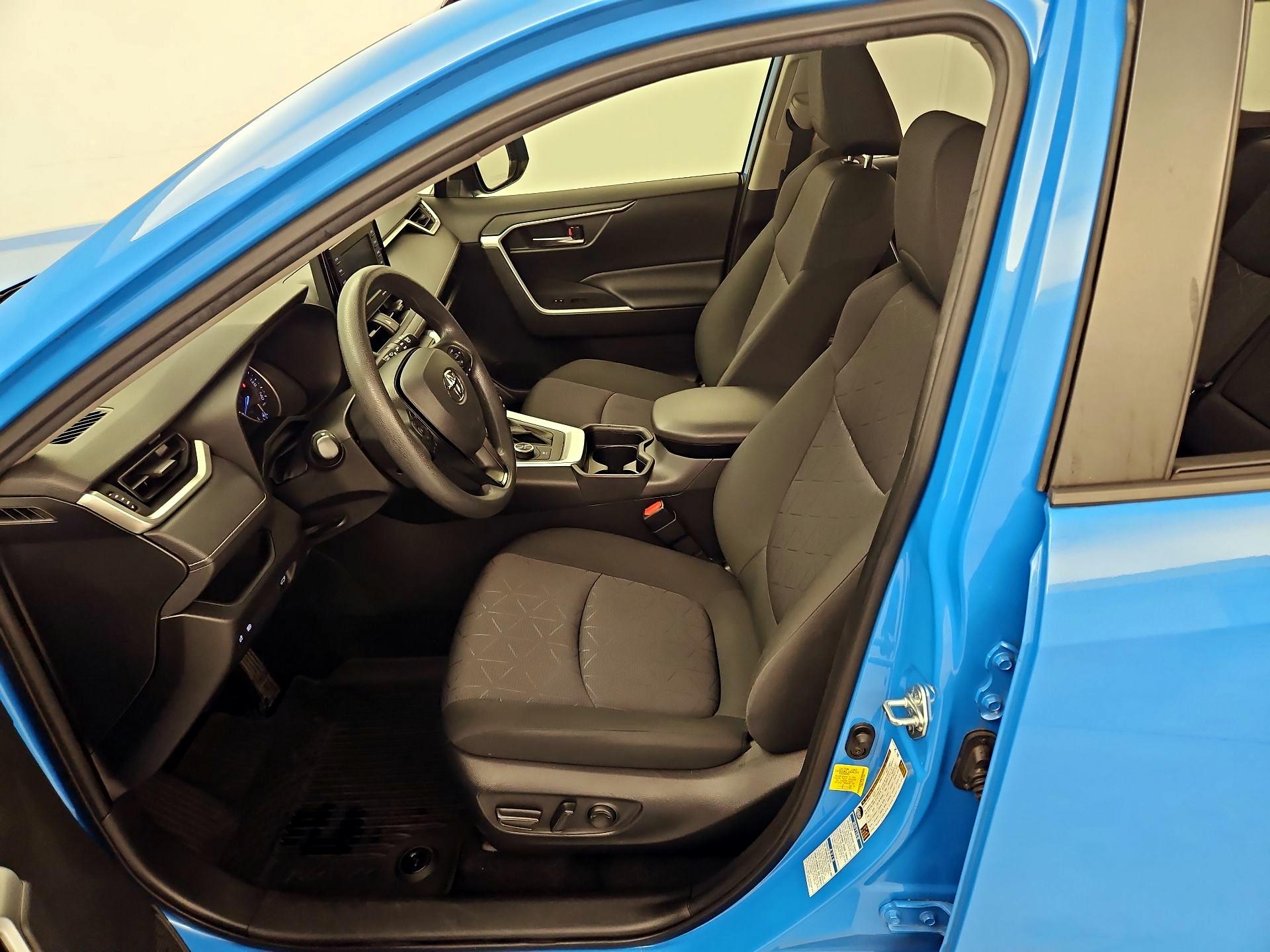 Thumbnail: 2021 Toyota RAV4 - 11