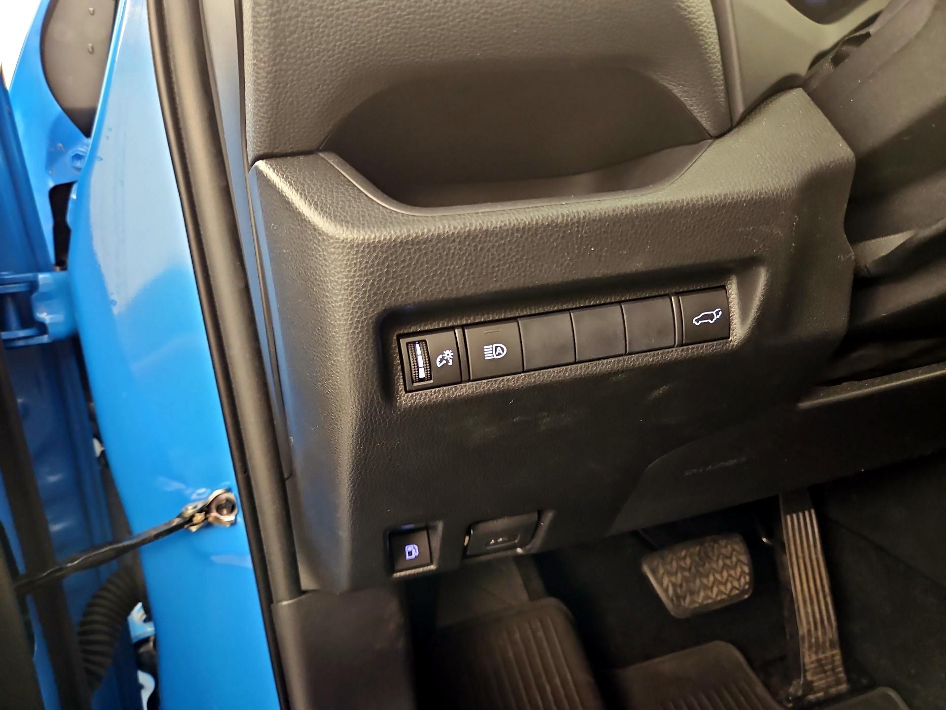 Thumbnail: 2021 Toyota RAV4 - 13