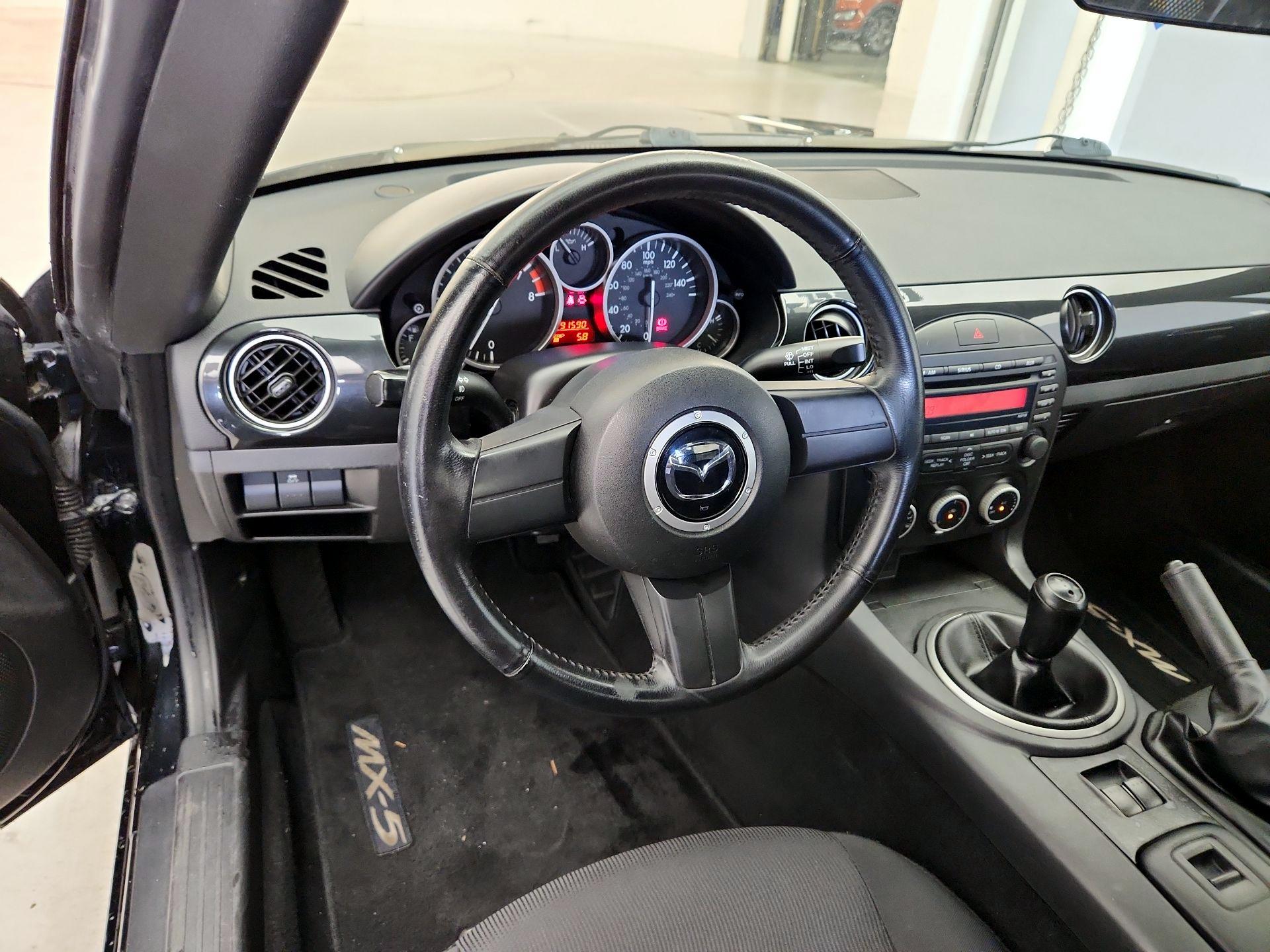Thumbnail: 2015 Mazda MX-5 Miata - 10