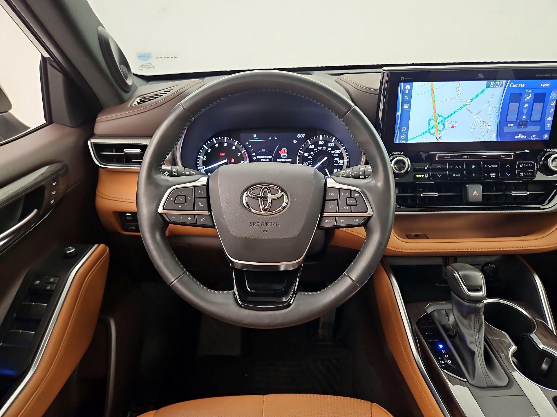 Thumbnail: 2021 Toyota Highlander - 10