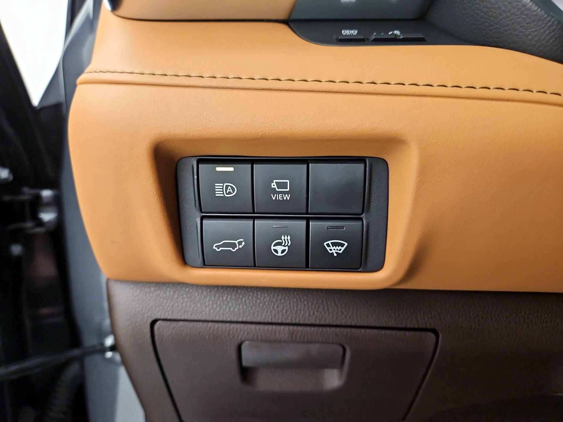 Thumbnail: 2021 Toyota Highlander - 13