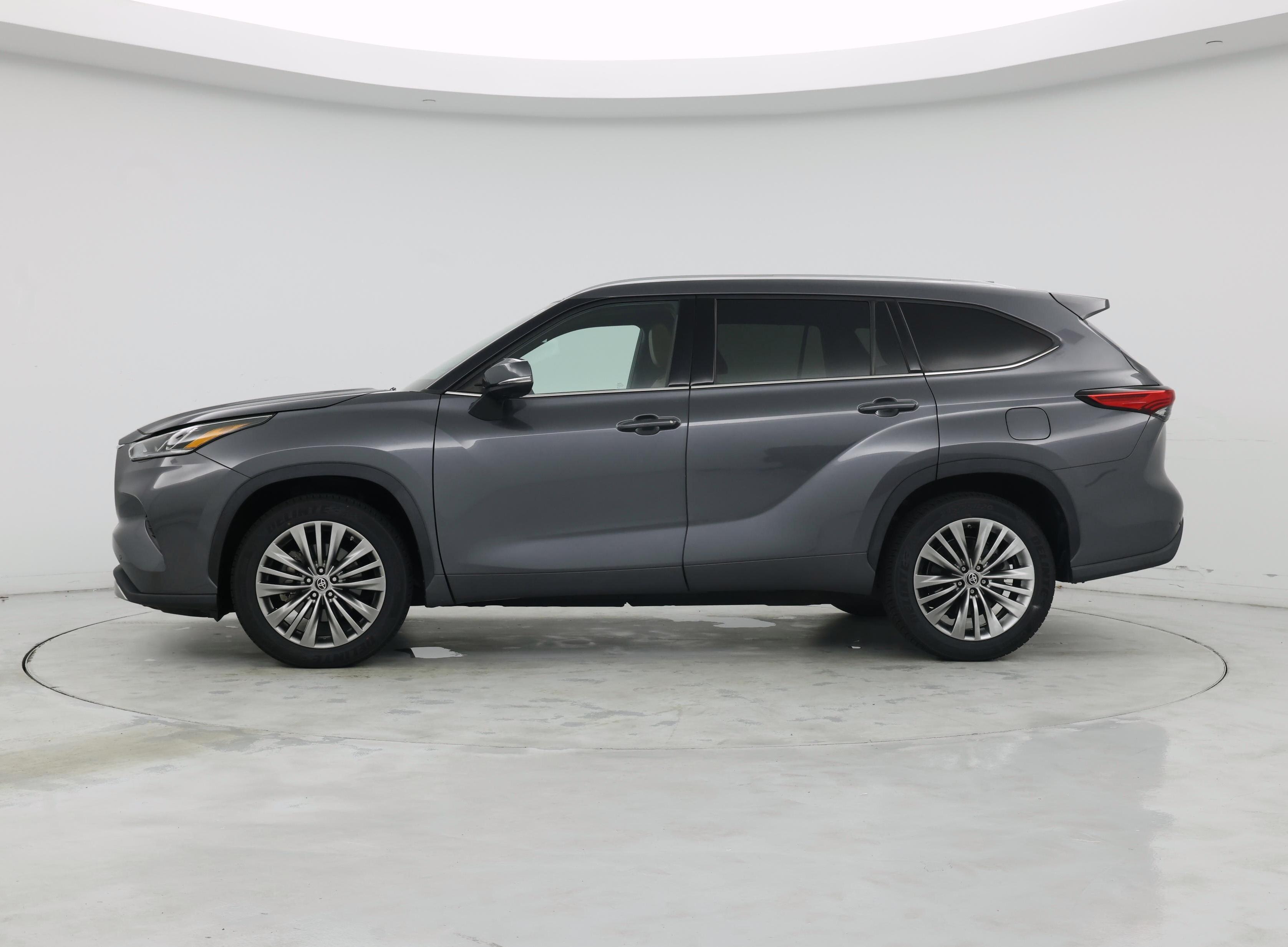 Thumbnail: 2021 Toyota Highlander - 3